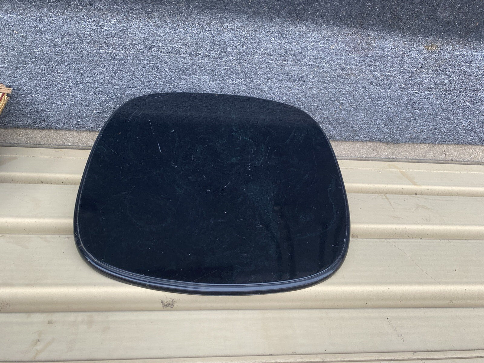 66046 Oriental Figural Metal Table Stand with Marble Top