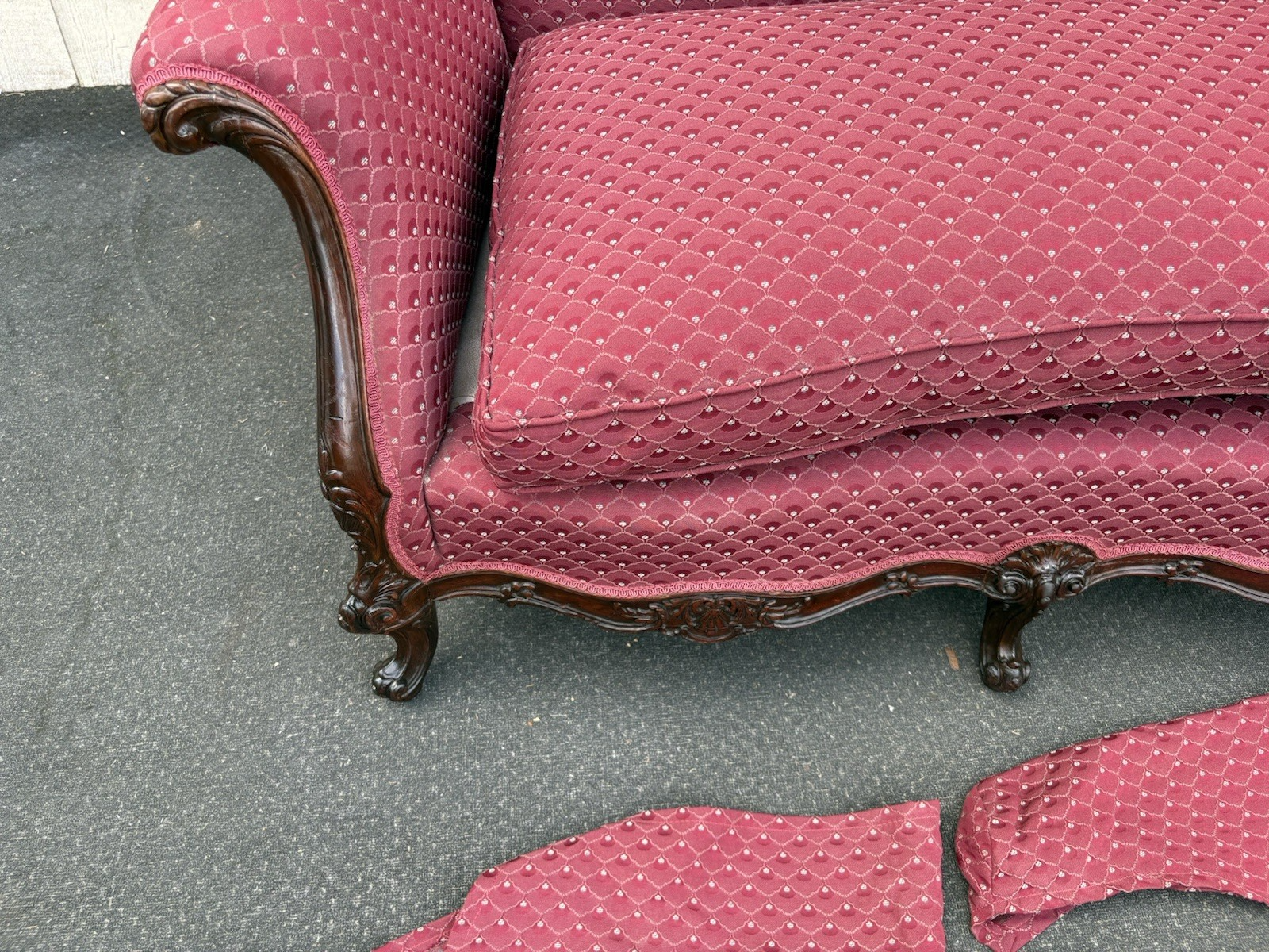 66703   Antique CUSTOM CRAFTED Louis XV Loveseat Sofa Couch Settee