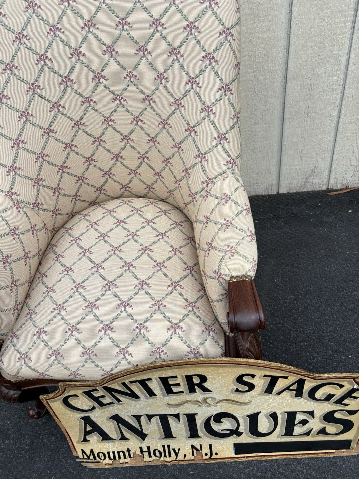 66836 HICKORY CHAIR Victorian Style Armchair Chair