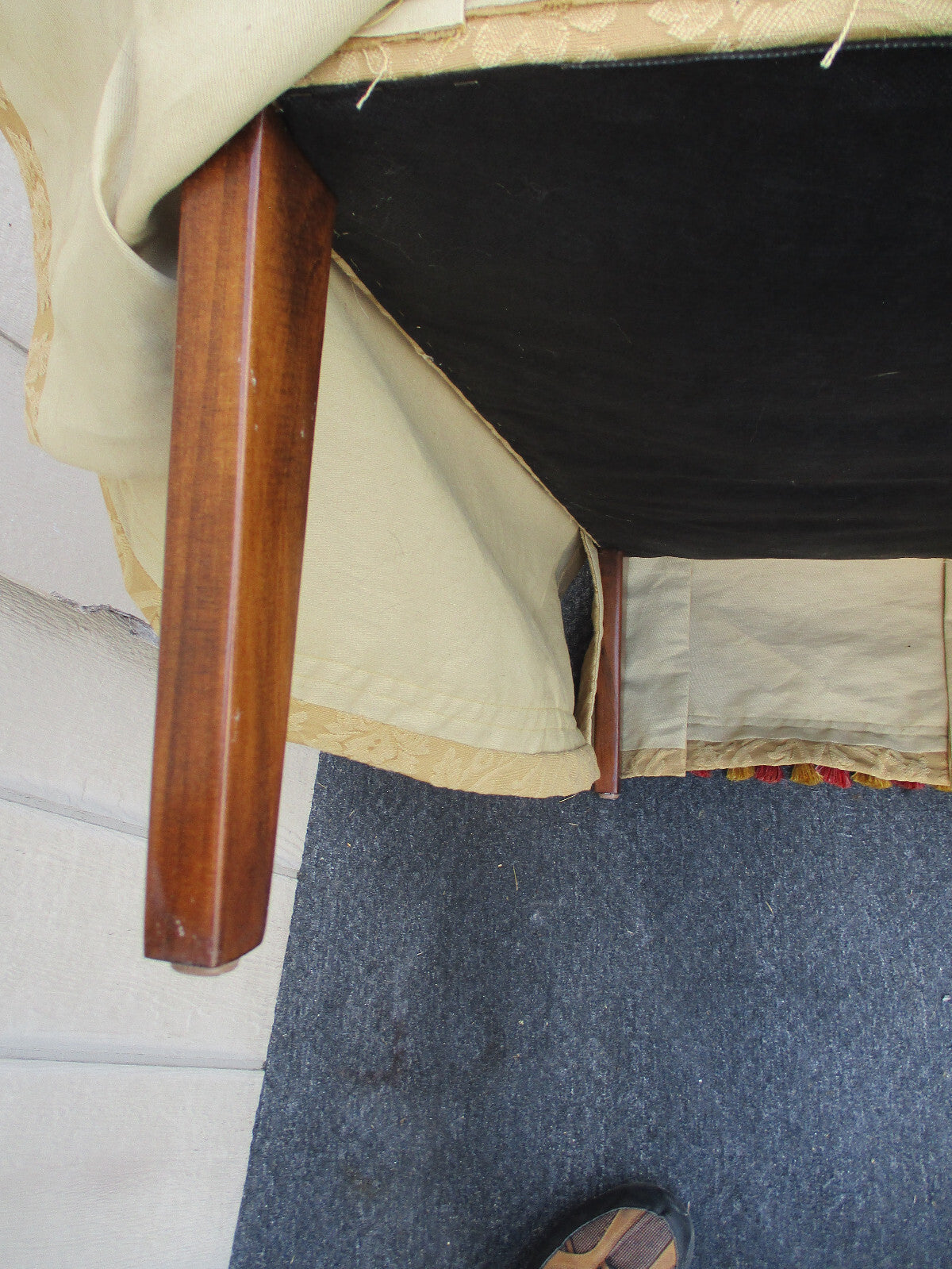 63457  Gold Decorator Window Bench Seat Settee