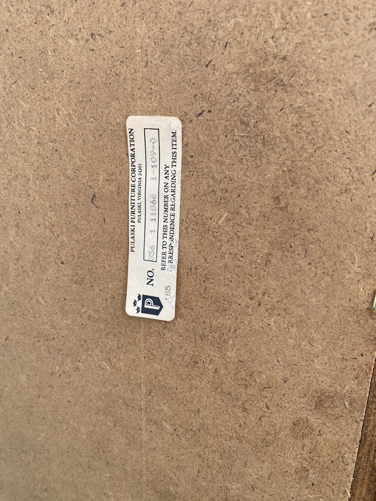 66160   Mahogany PULASKI Furniture Corner China cabinet Curio