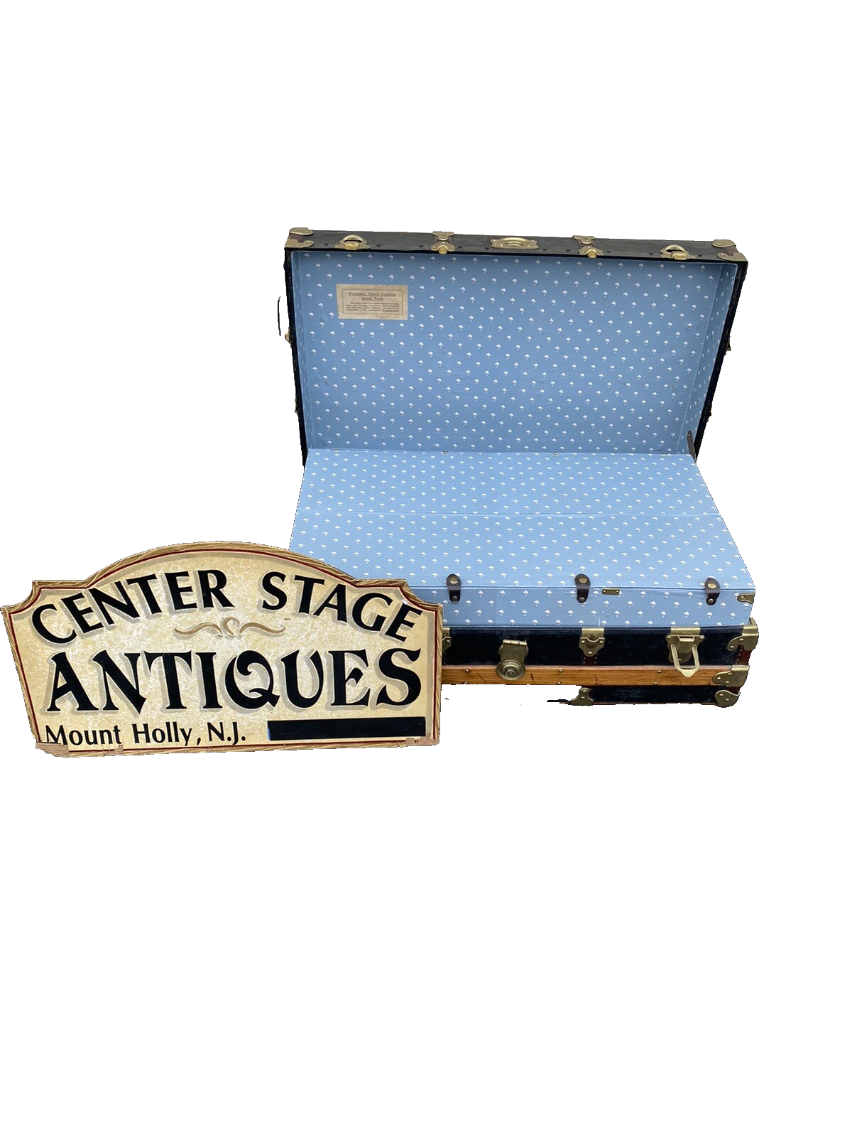 65633  Antique  WANAMAKER PANAMA EXPOSITION Flat Top Trunk with Covered tray