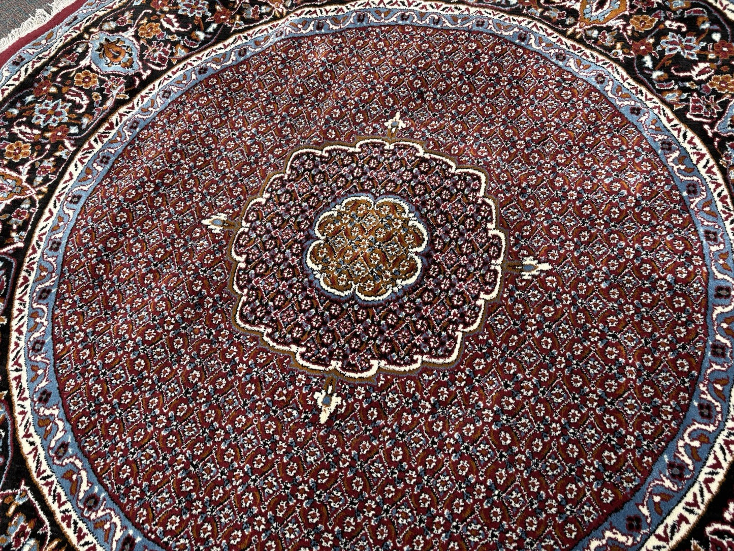 RUG 19: Large Octagonal Oriental Rug Carpet