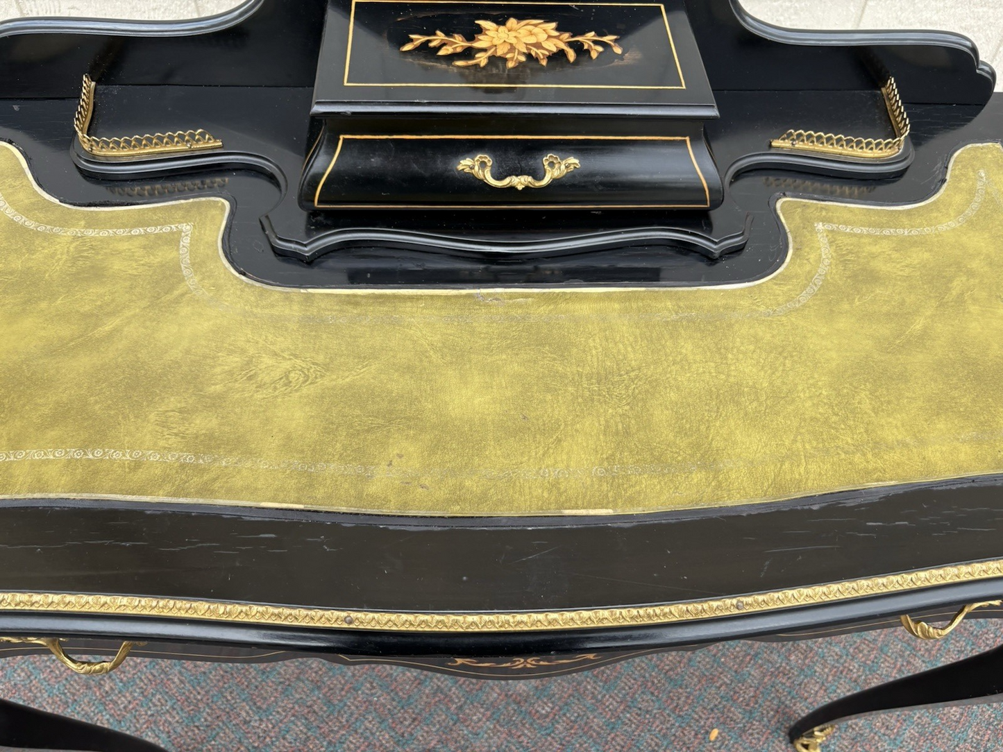 67143 Louis XV Desk with Bronze Ormalu