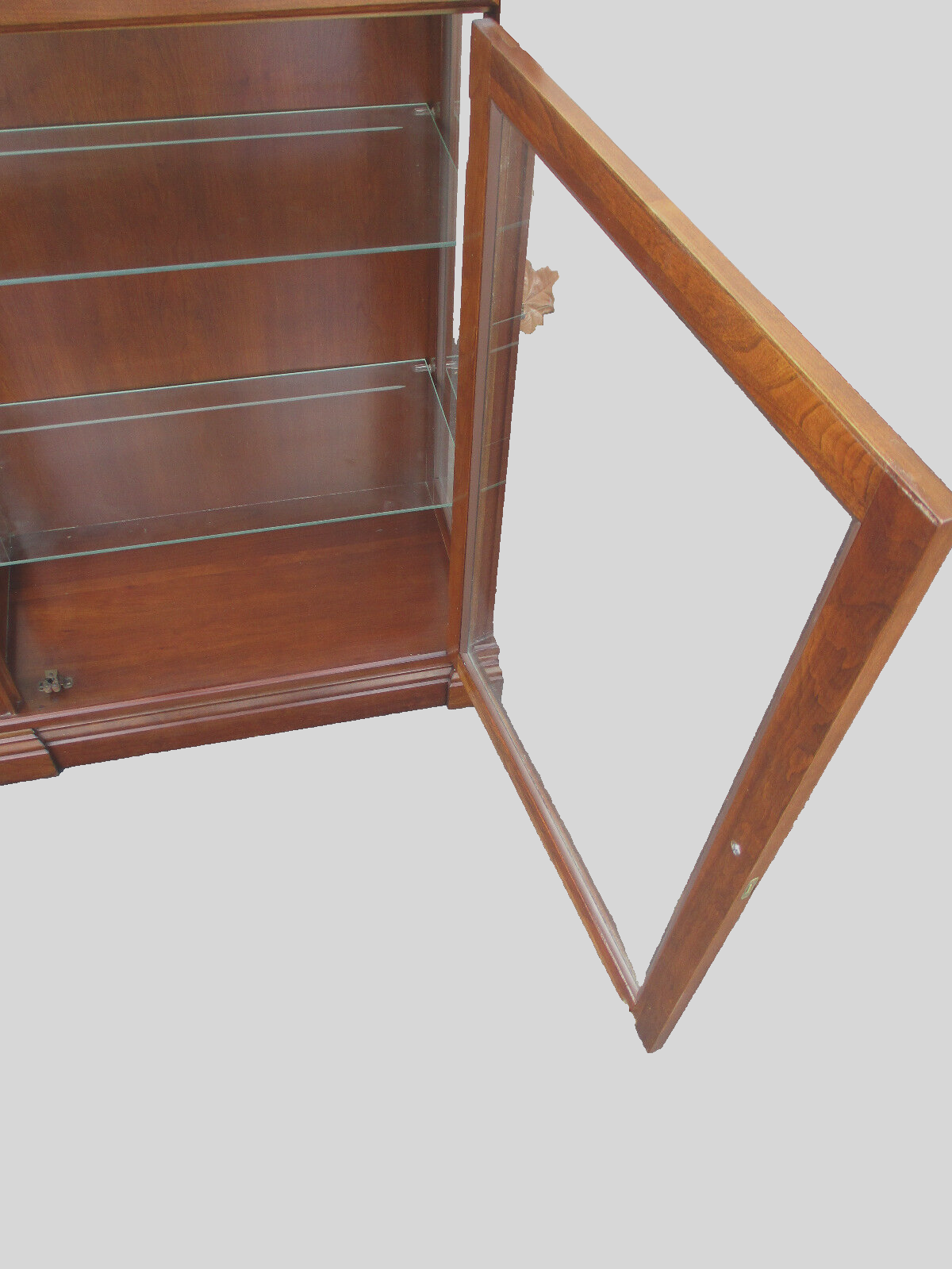 64173  Cherry Curio China Cabinet Etergie JASPER Furniture