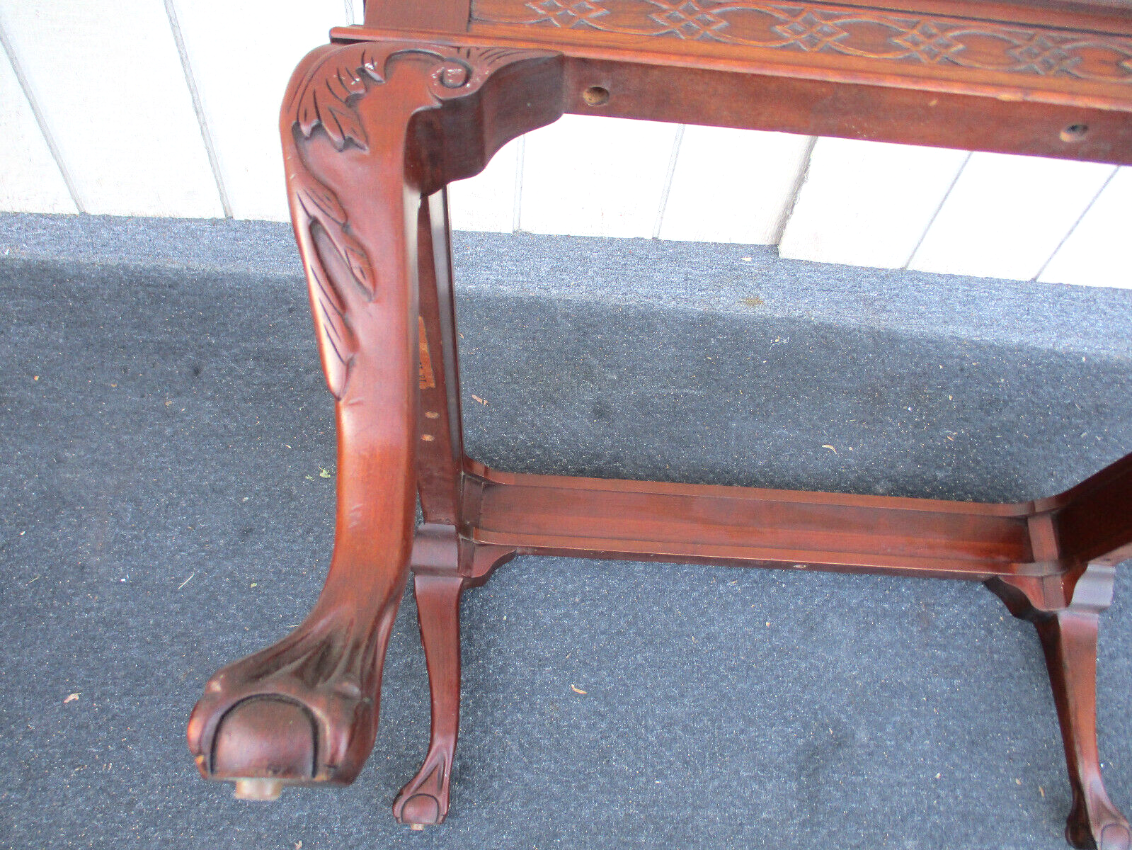 63903 Solid Mahogany Chippendale Glass Top Coffee Table Stand