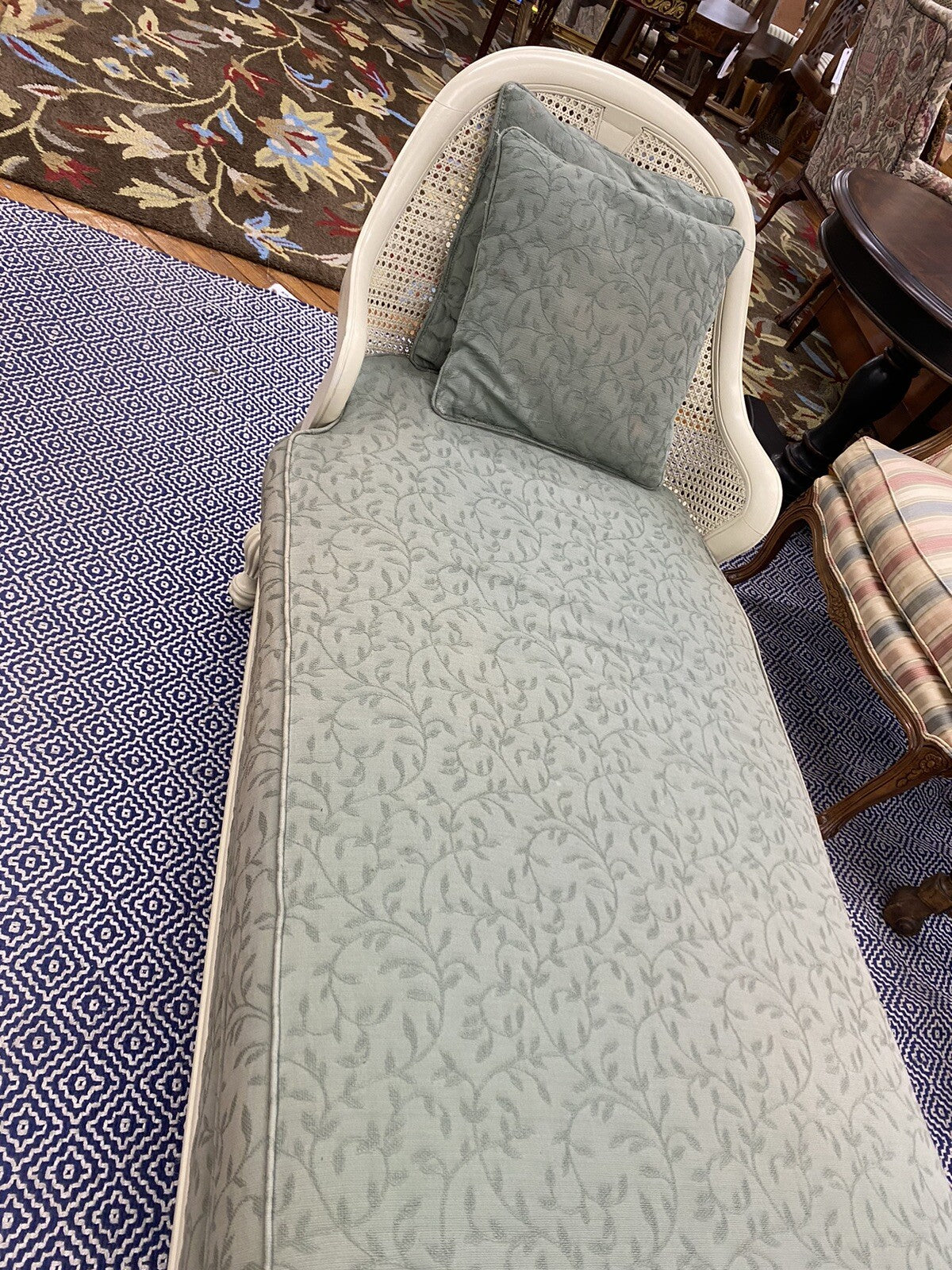 60874  Romantic Shabby Sofa Chaise Lounge Chair