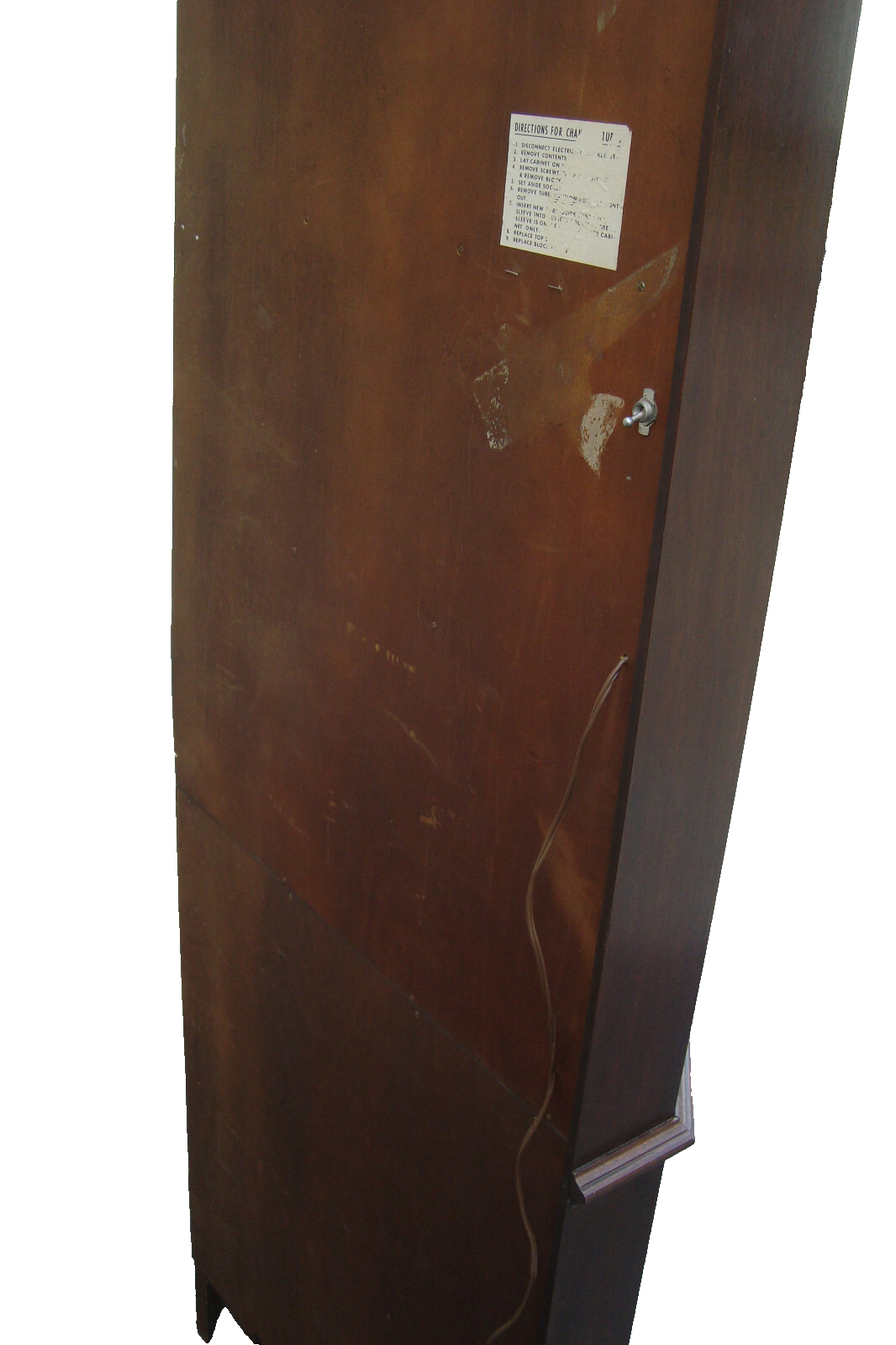 62139   HENKEL Harris Virginia Galleries  12 Pane Corner China Cabinet Curio