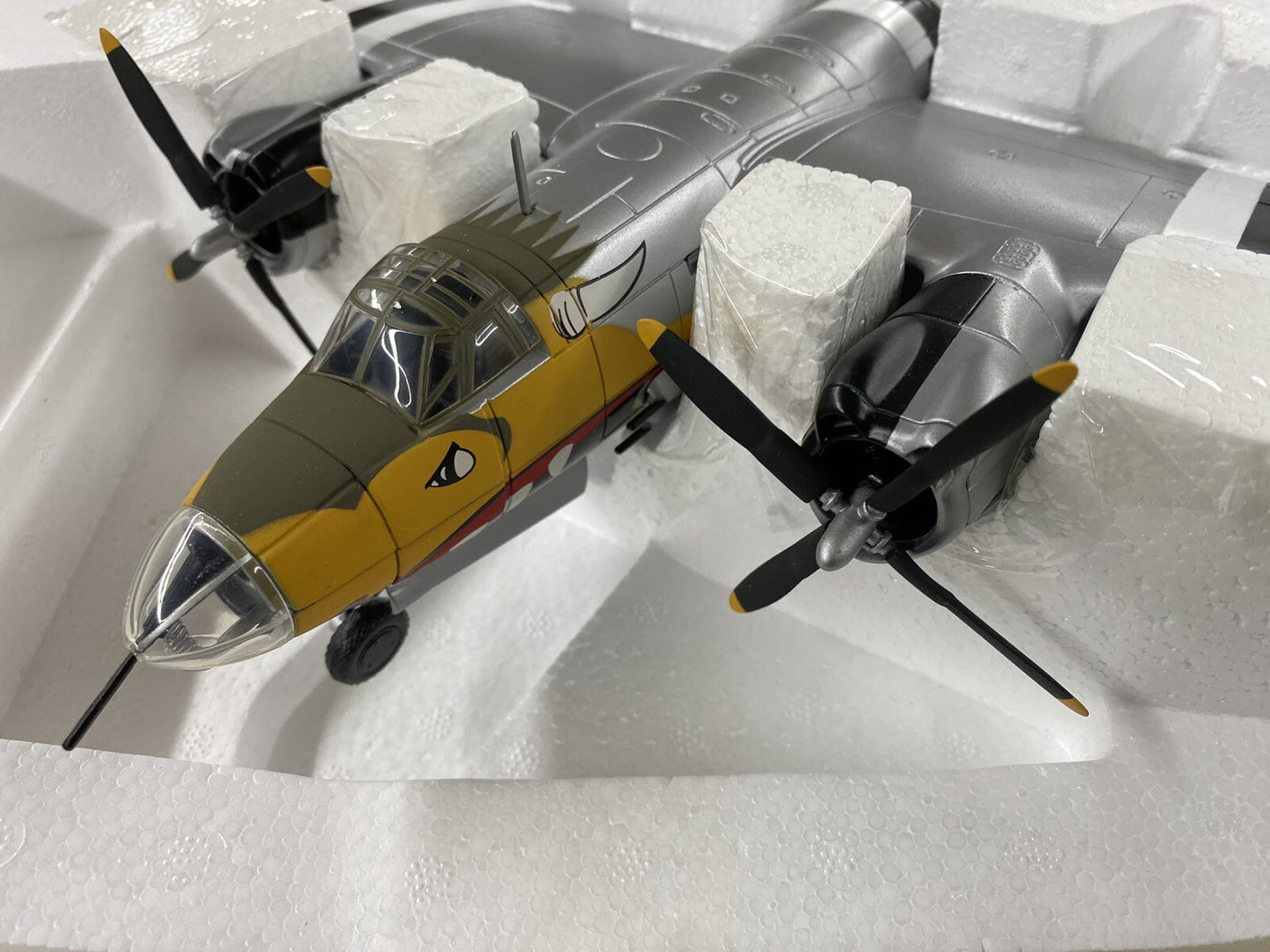 ES 304: Franklin Mint Precision Models Armour B -26 Marauder