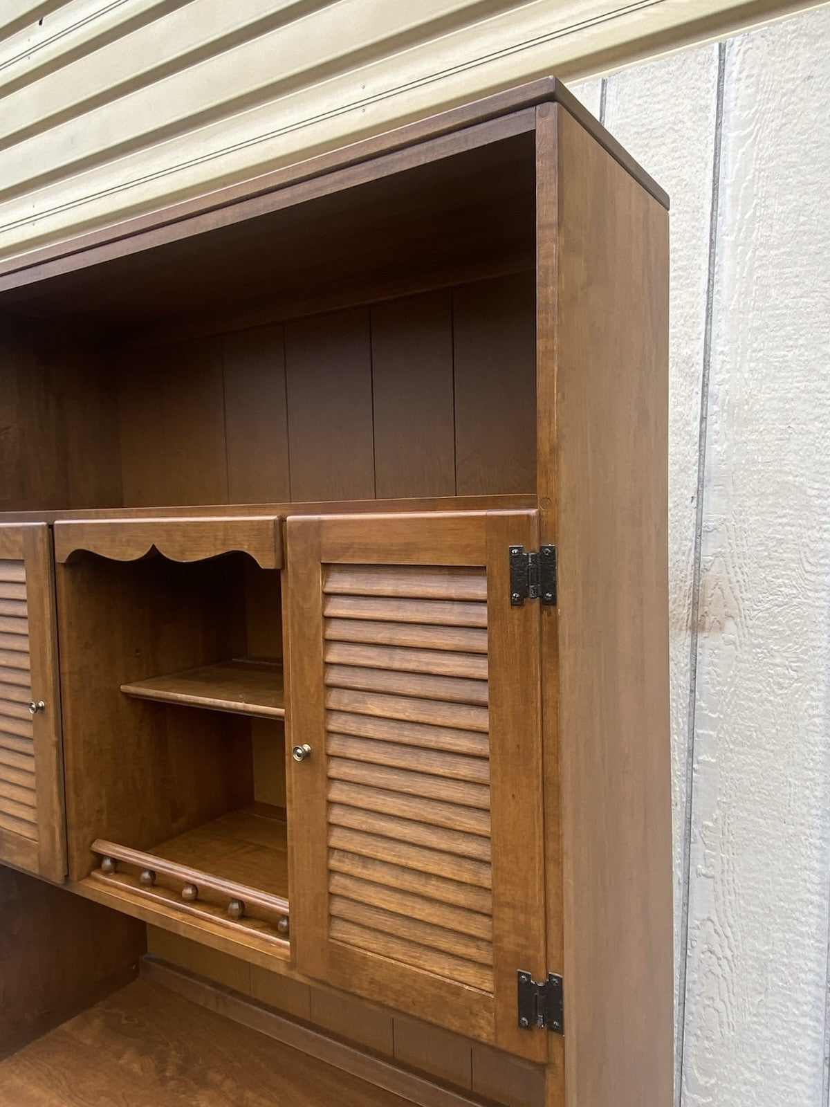 66554 Ethan Allen Maple  Cabinet with Bookcase Top