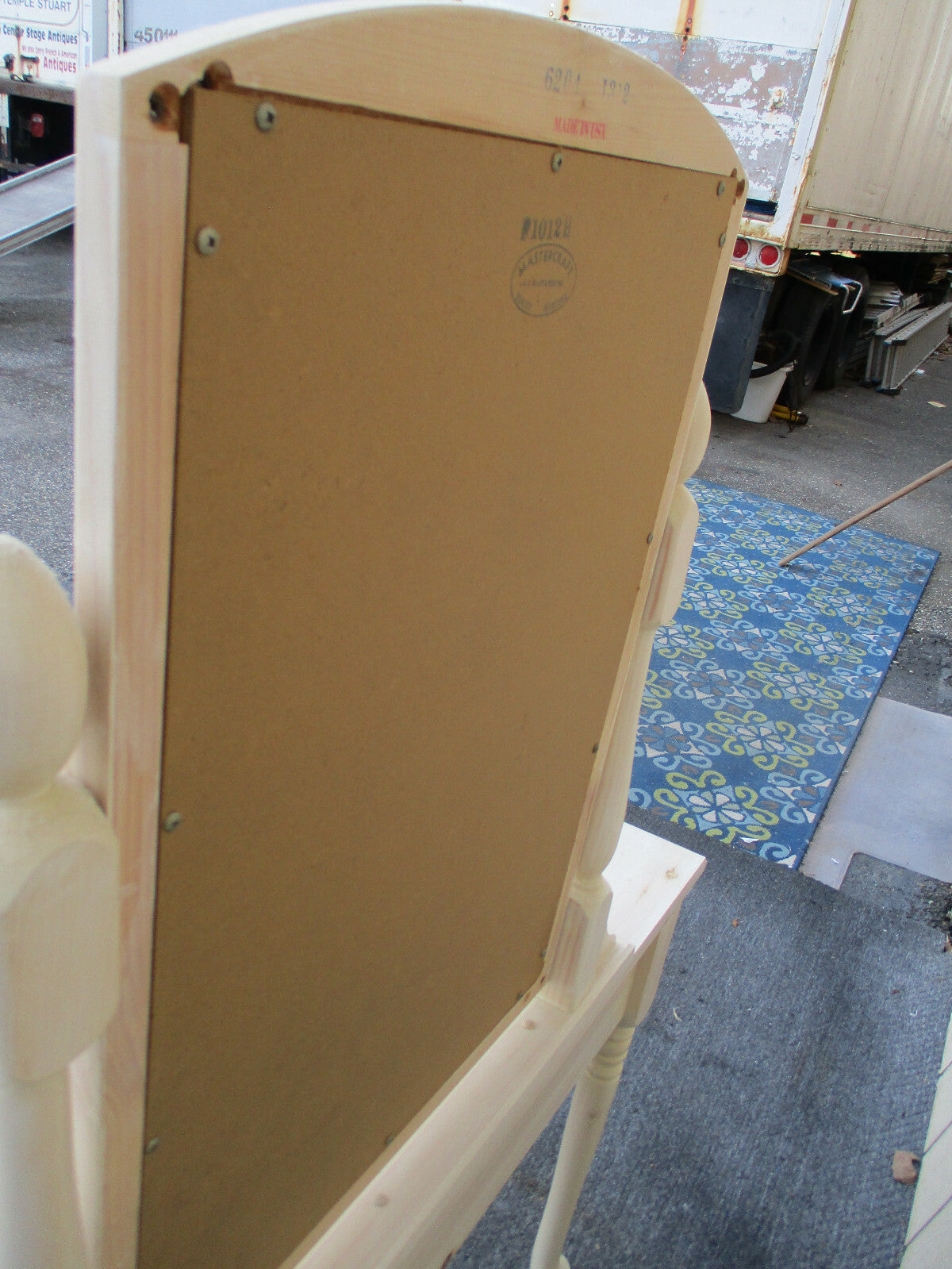 62922   Master Craft  Hand Made Vanity  Desk with Mirror