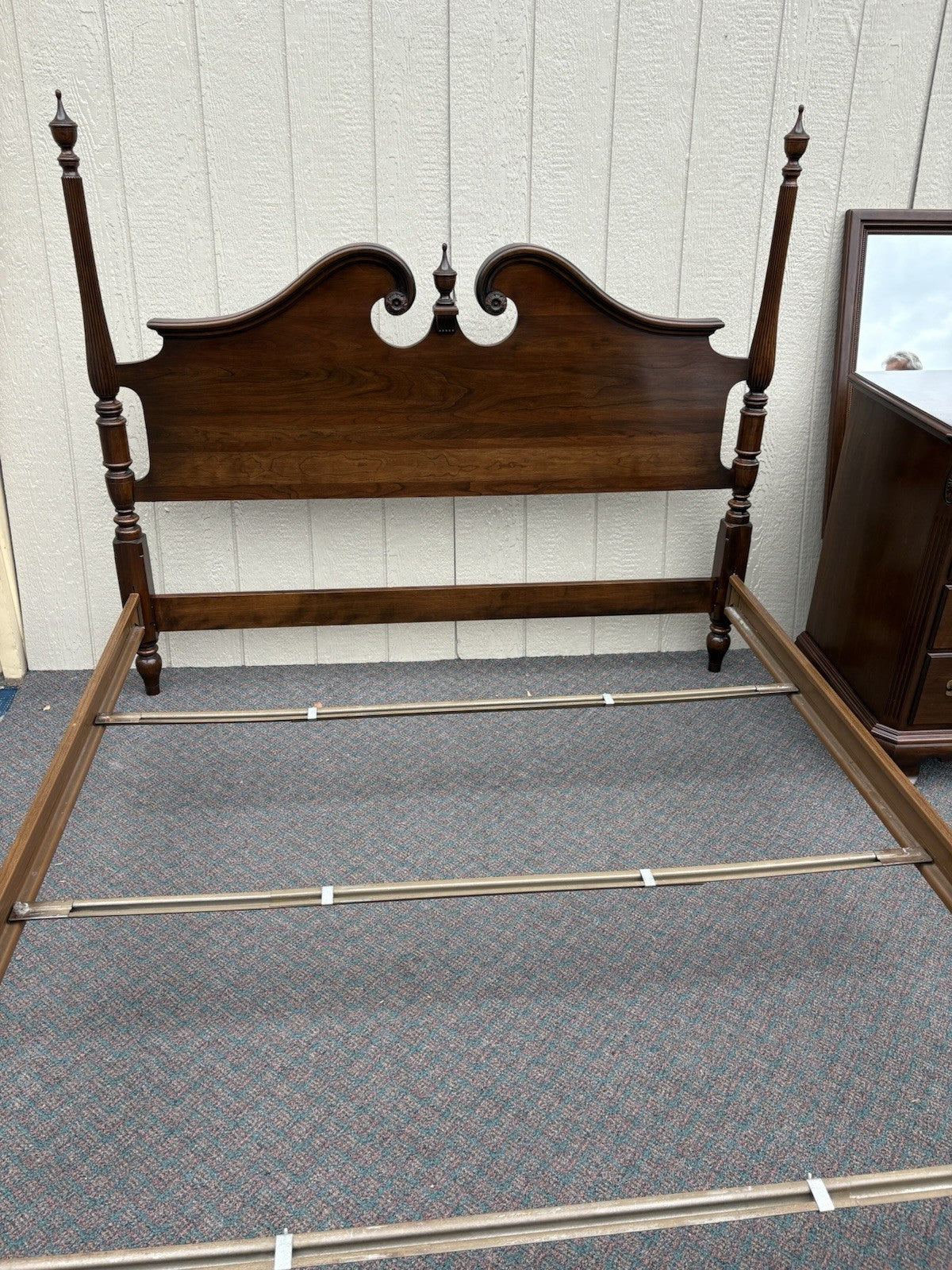 67117 ETHAN ALLEN Bedroom Set High Chest Dresser w/ Mirror and Queen Poster Bed