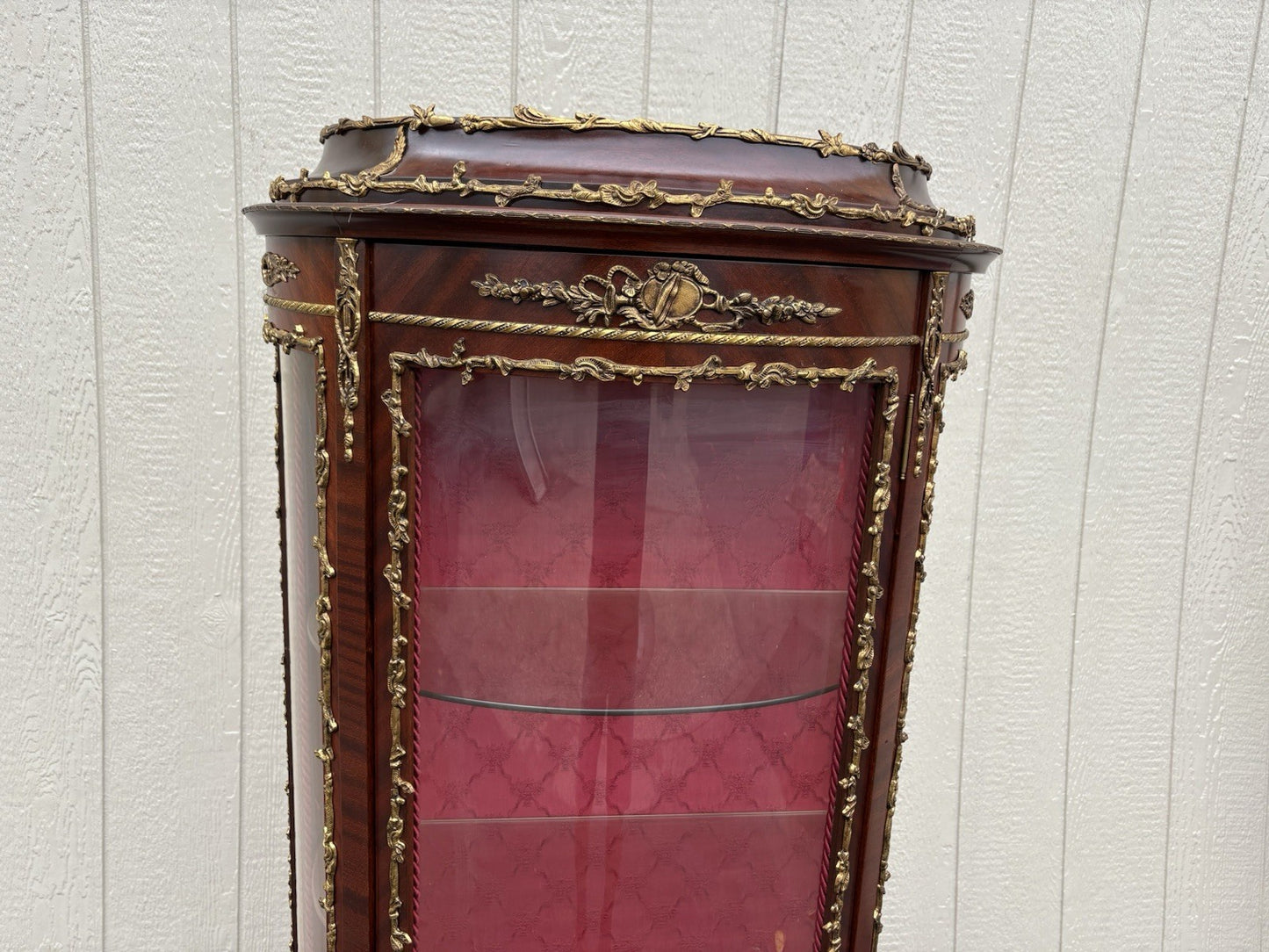 67095 Louis XV Curio China Cabinet with Bronze ormalu