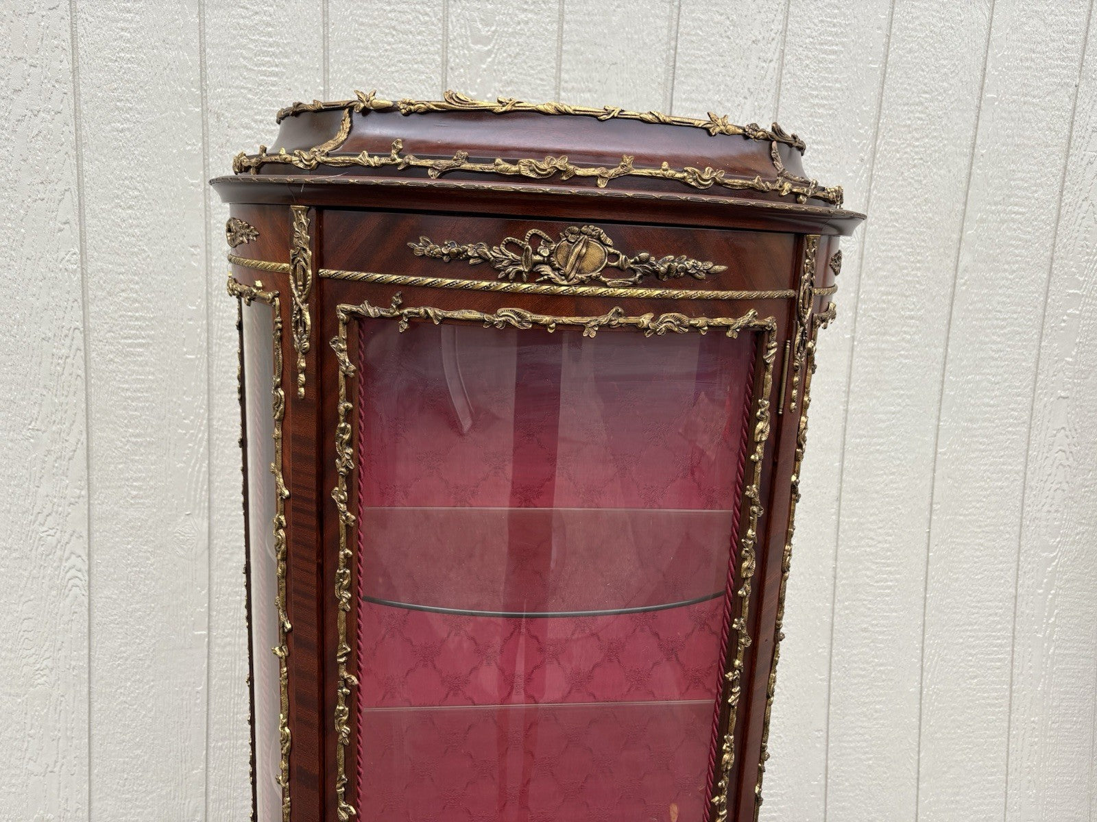 67095 Louis XV Curio China Cabinet with Bronze ormalu