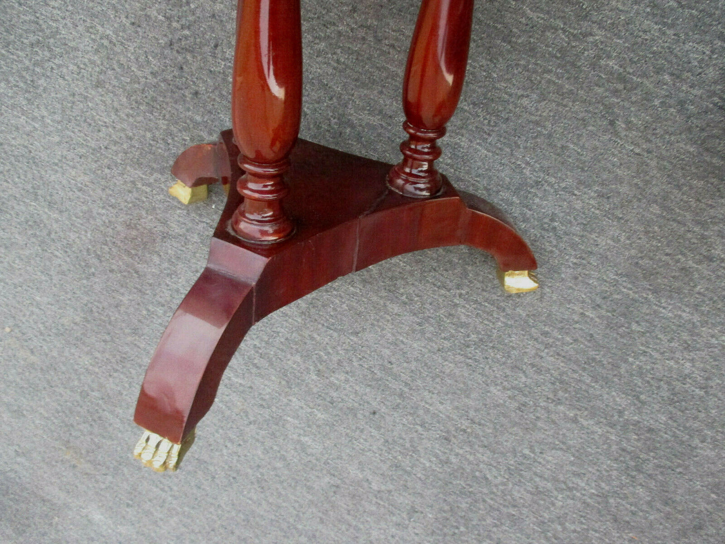 62616 Neoclassical Inlaid and Bronze Lamp Table Stand