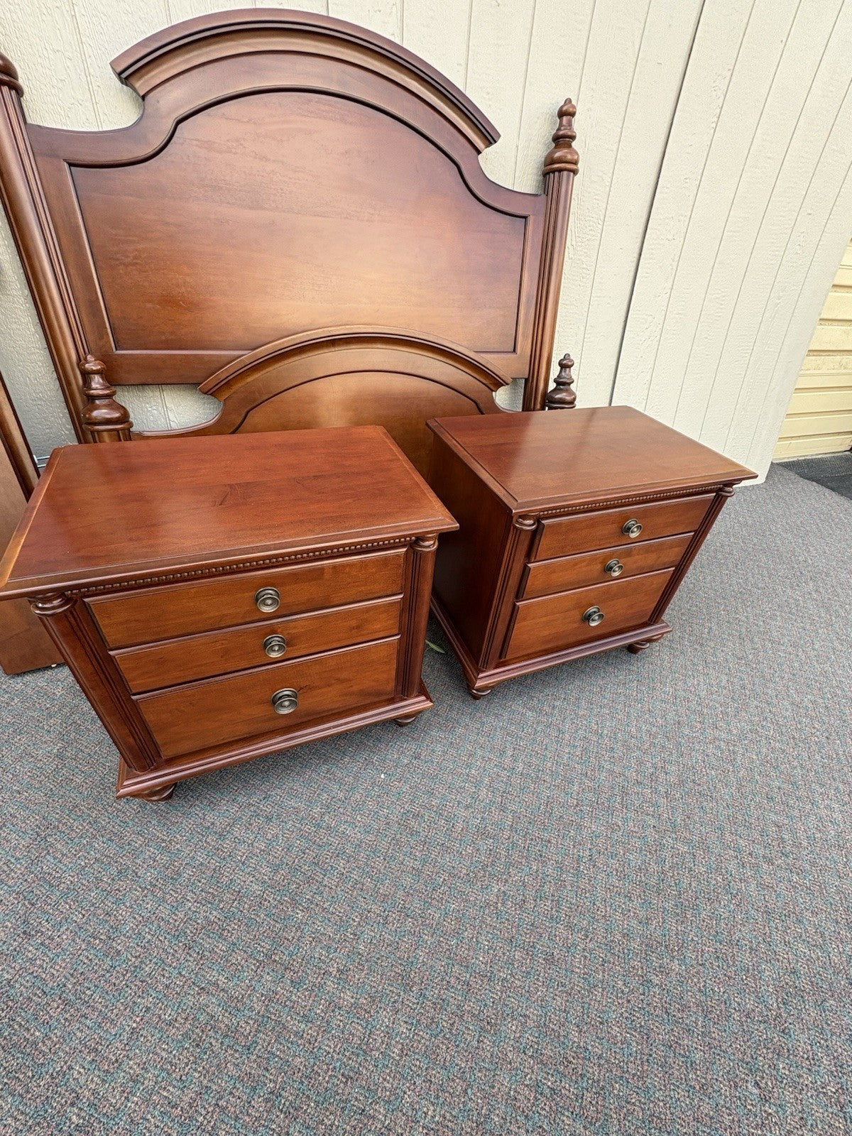 67025 KIMBALL Furniture Bedroom Set High, Low w/ Mirror. Queen Bed 2 Nightstands