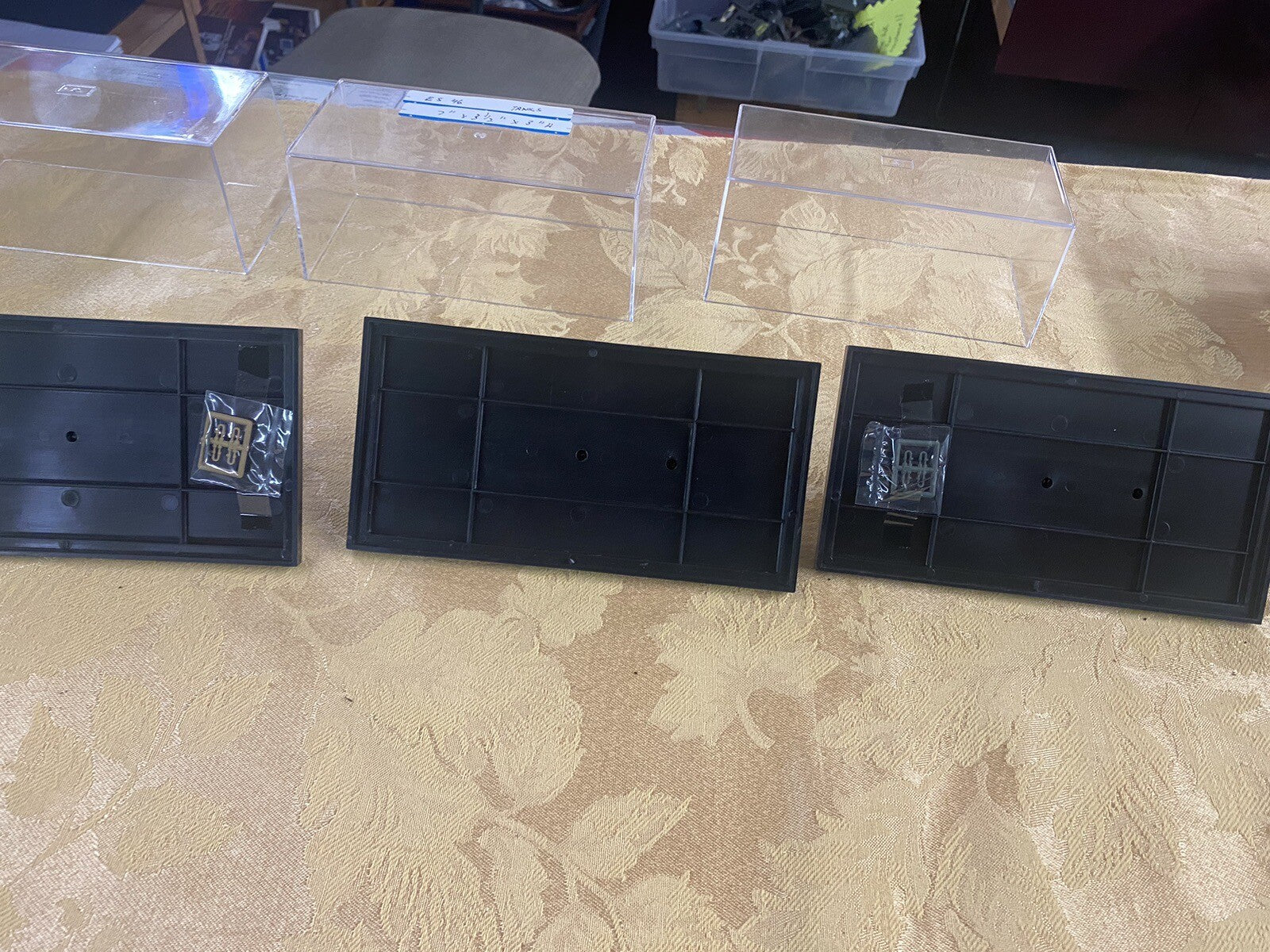 ES 46:    Group of 3  military  tanks