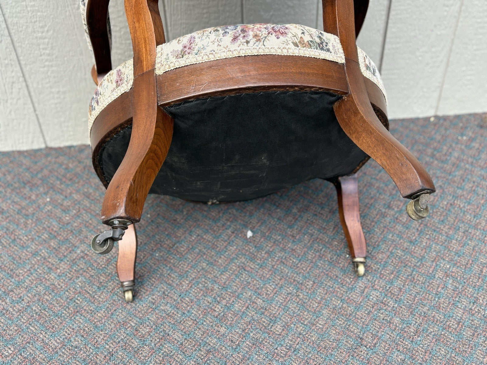 00001 Antique Victorian Walnut Armchair Chair