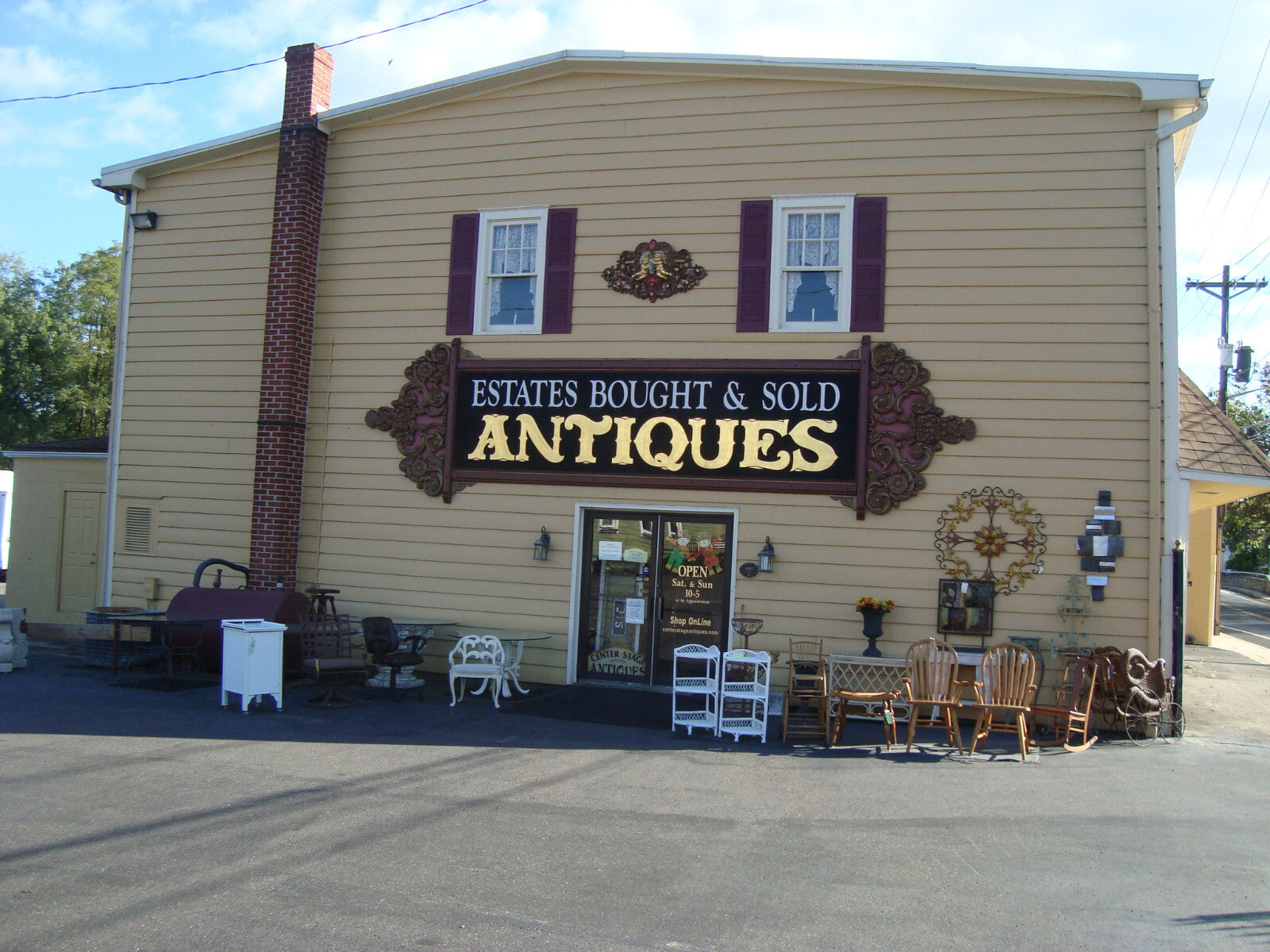 62511   Gold Decorator Curio Cabinet Etergie China Cabinet