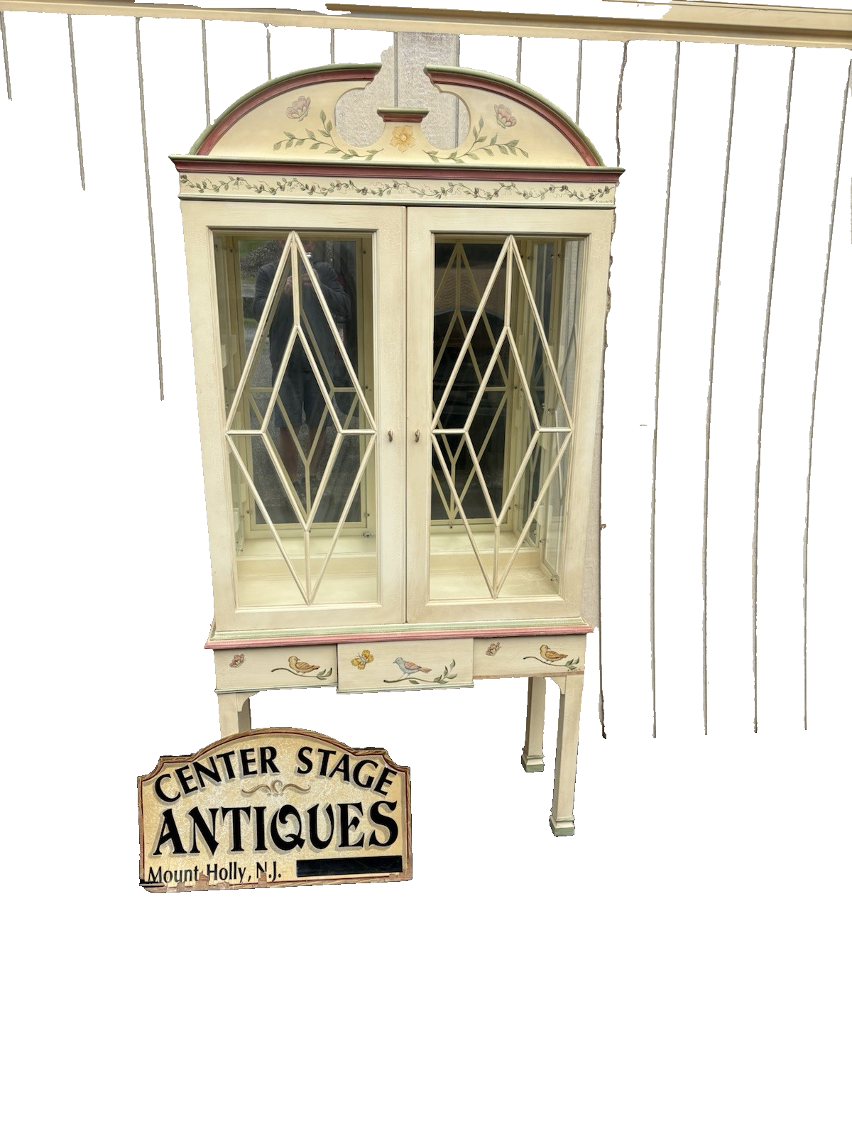 66690 Lexington Furniture PALMER HOME COLLECTION Curio China Cabinet Decorator