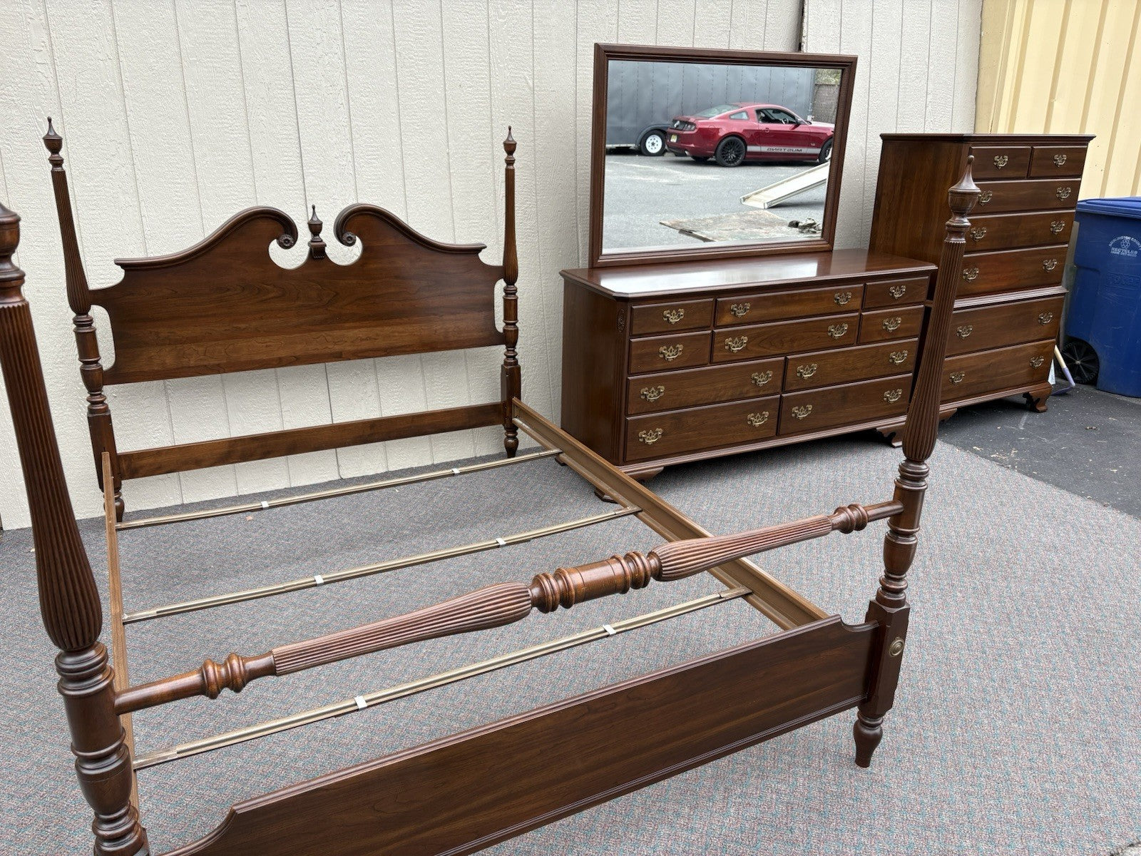 67117 ETHAN ALLEN Bedroom Set High Chest Dresser w/ Mirror and Queen Poster Bed