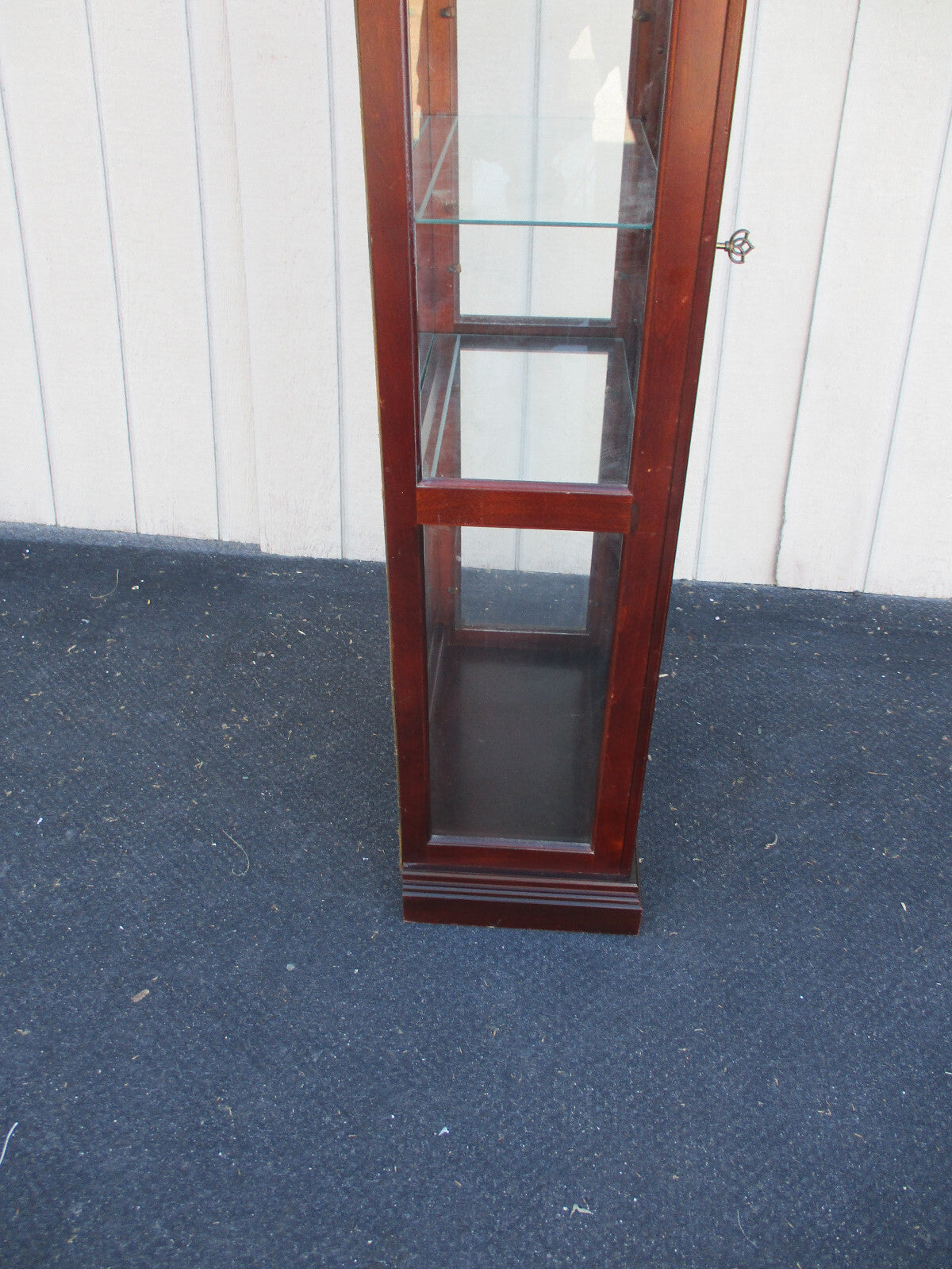 64556    PULASKI Furniture Curio China Cabinet