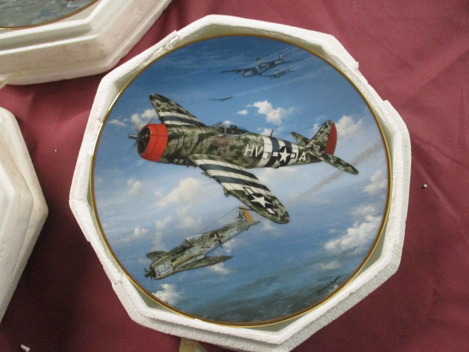 ES 03:      8 1/4"   3  Porcelaine Plates  Hamilton Collection Raymond Waddey