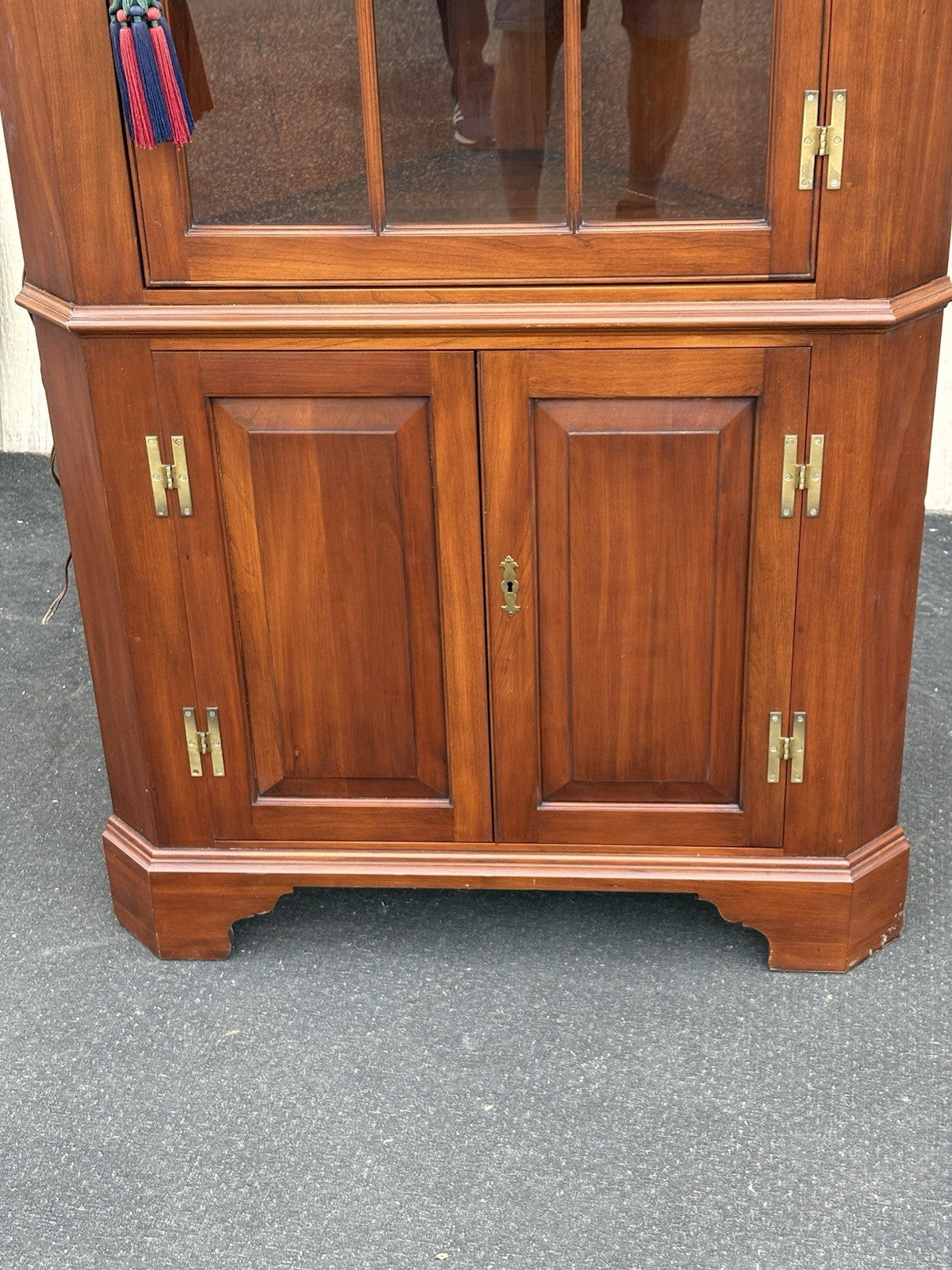 66652   Solid Cherry Henkel Harris Virginia Galleries Corner China Cabinet Curio