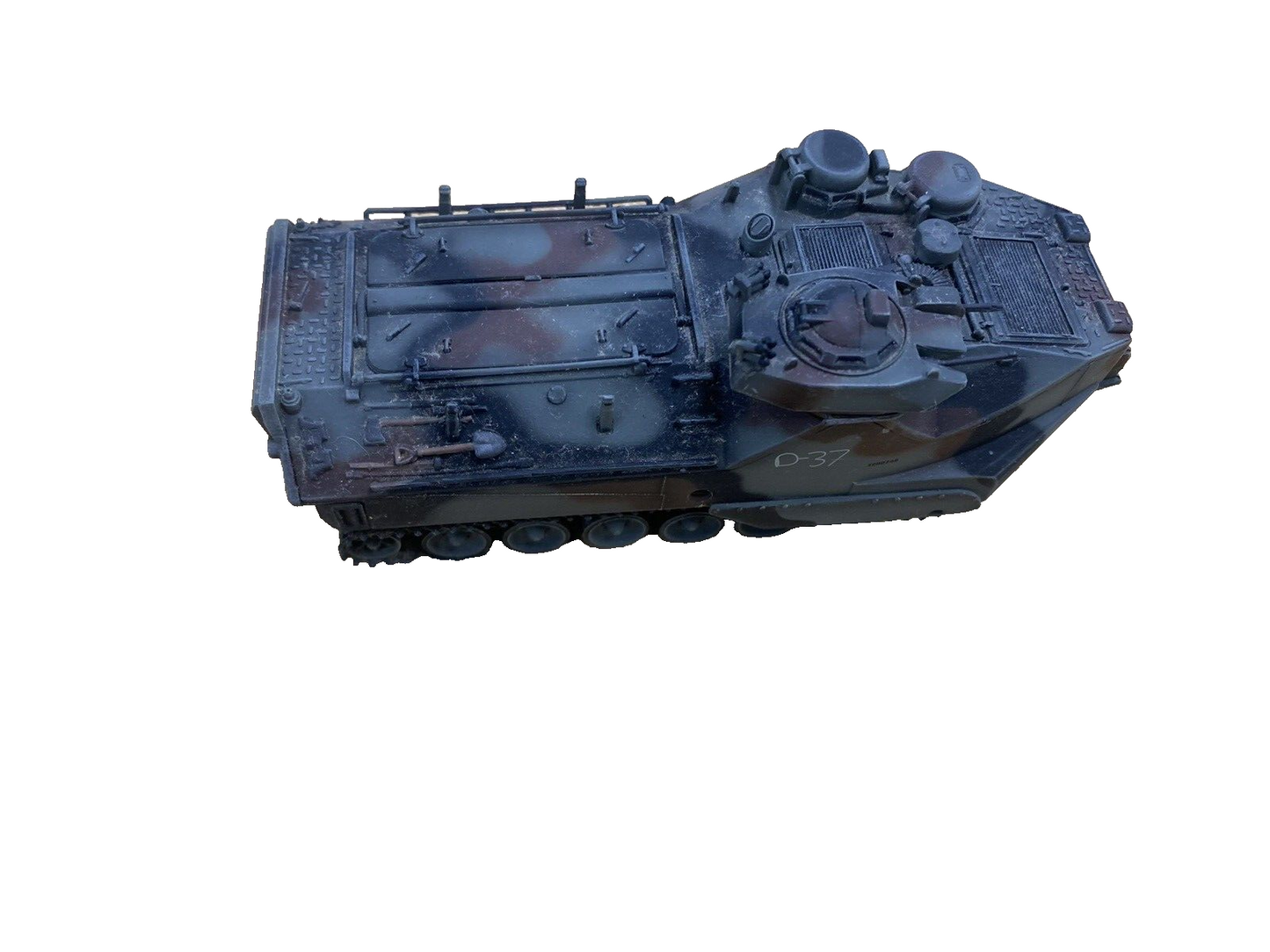 ES 51: Grouping of 5 Military  DIECAST Vehicles Tanks Tank