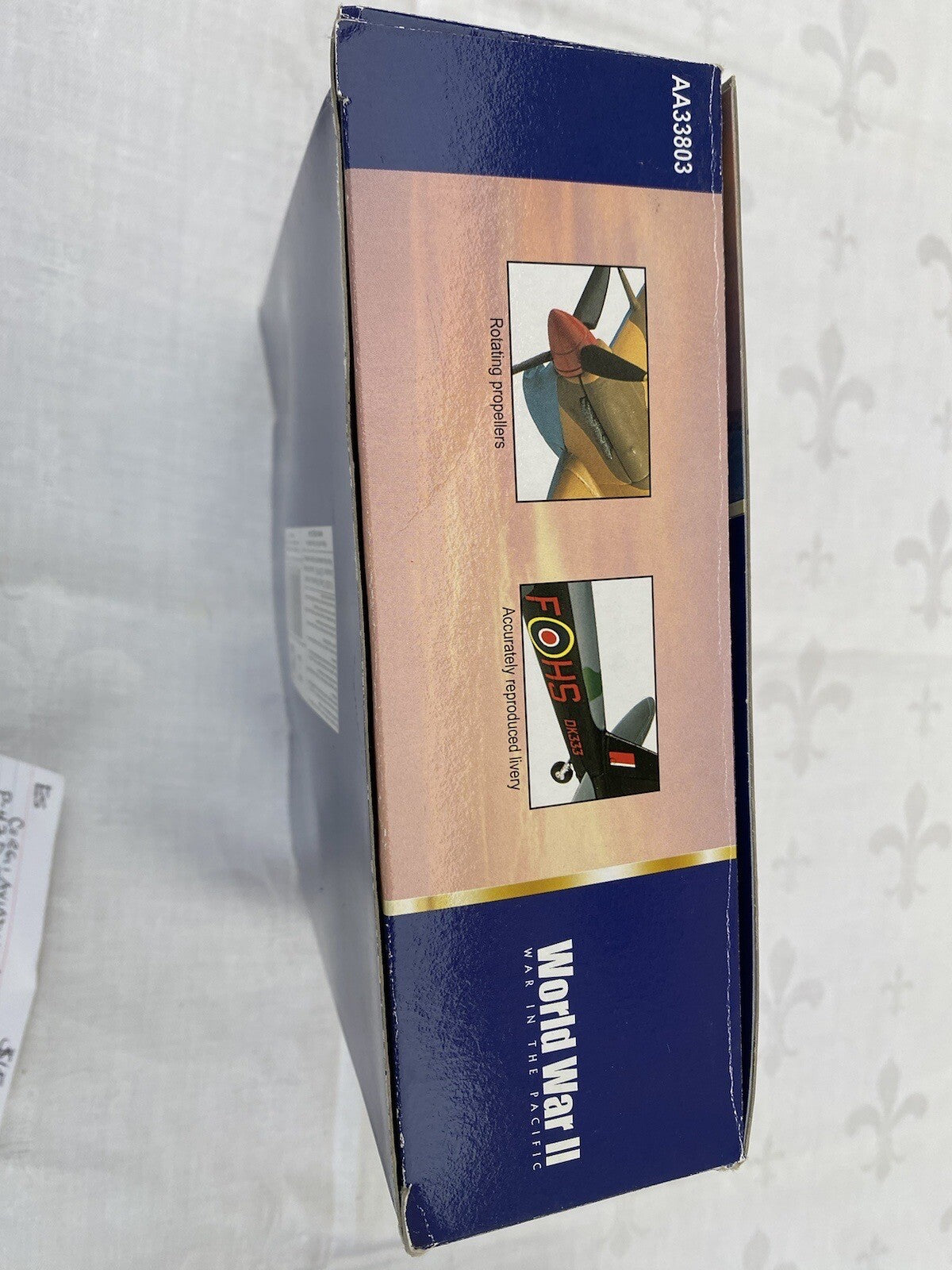 ES 81:  Corgi P 47 D Thunderbolt MISS MARY LOU USAAF   AA33803   1:72 scale