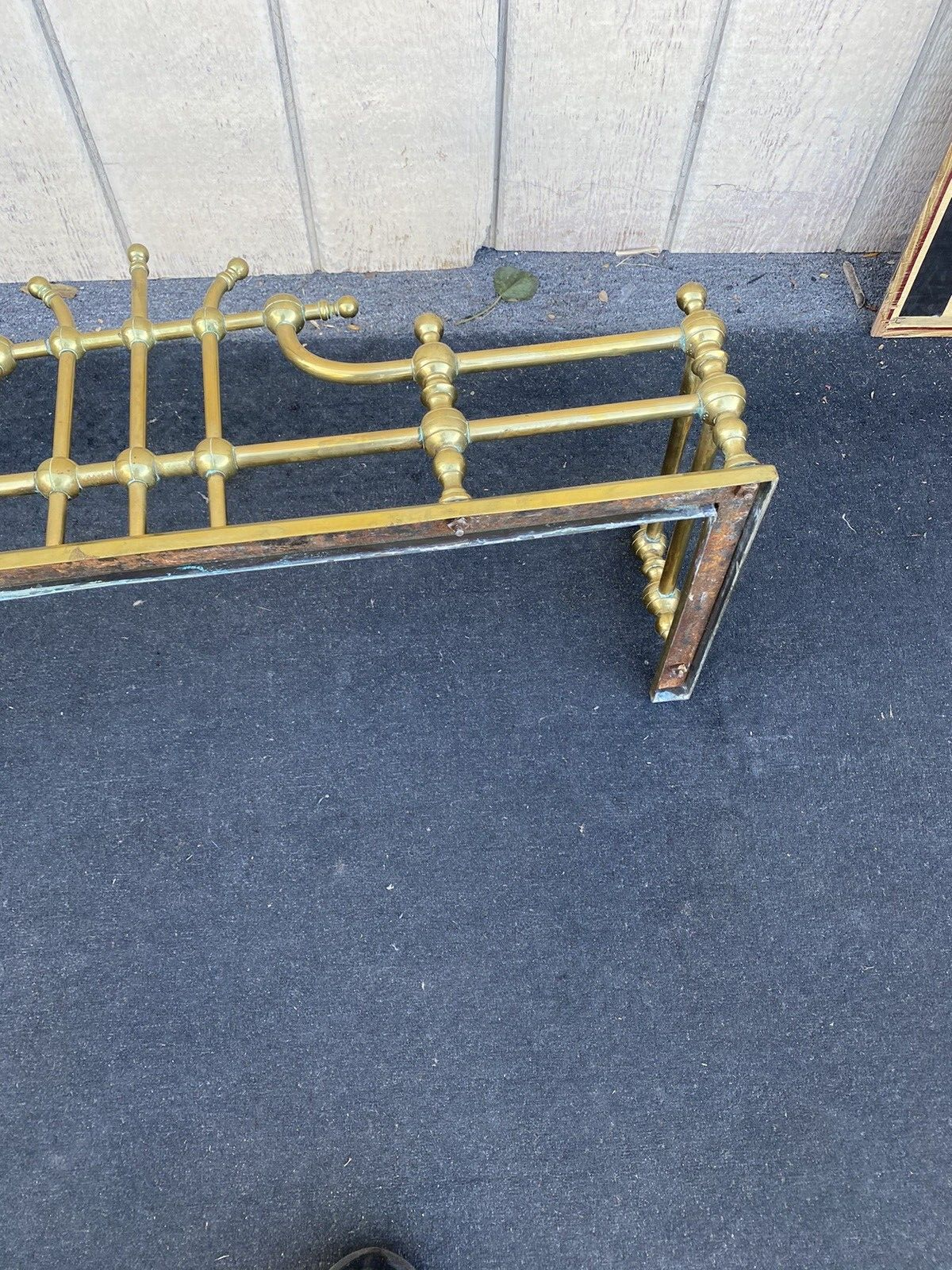 65939   QUALITY Brass Fireplace Mantle Fender Mantel