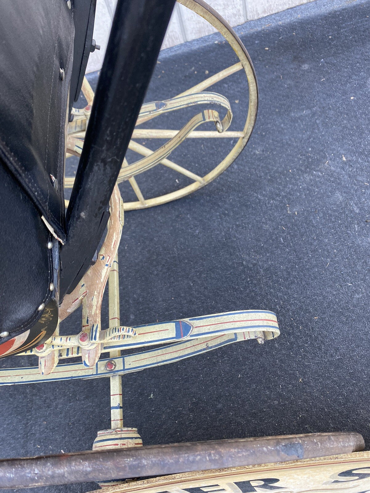 65400   RARE Antique AMISH Baby Buggy Stroller Has Hand Painted Stenciled Design