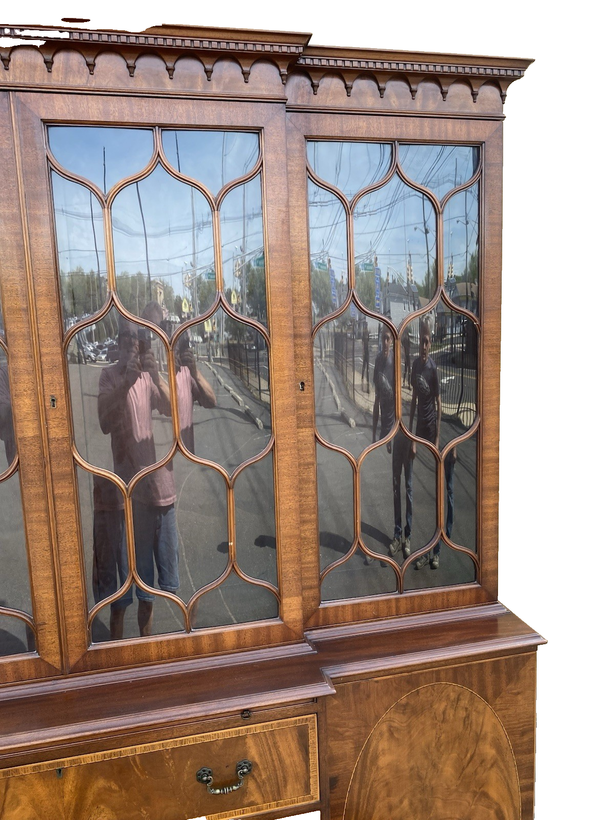 66586   QUALITY Inlaid Sacks MARLBORO MANOR  Breakfront China Cabinet