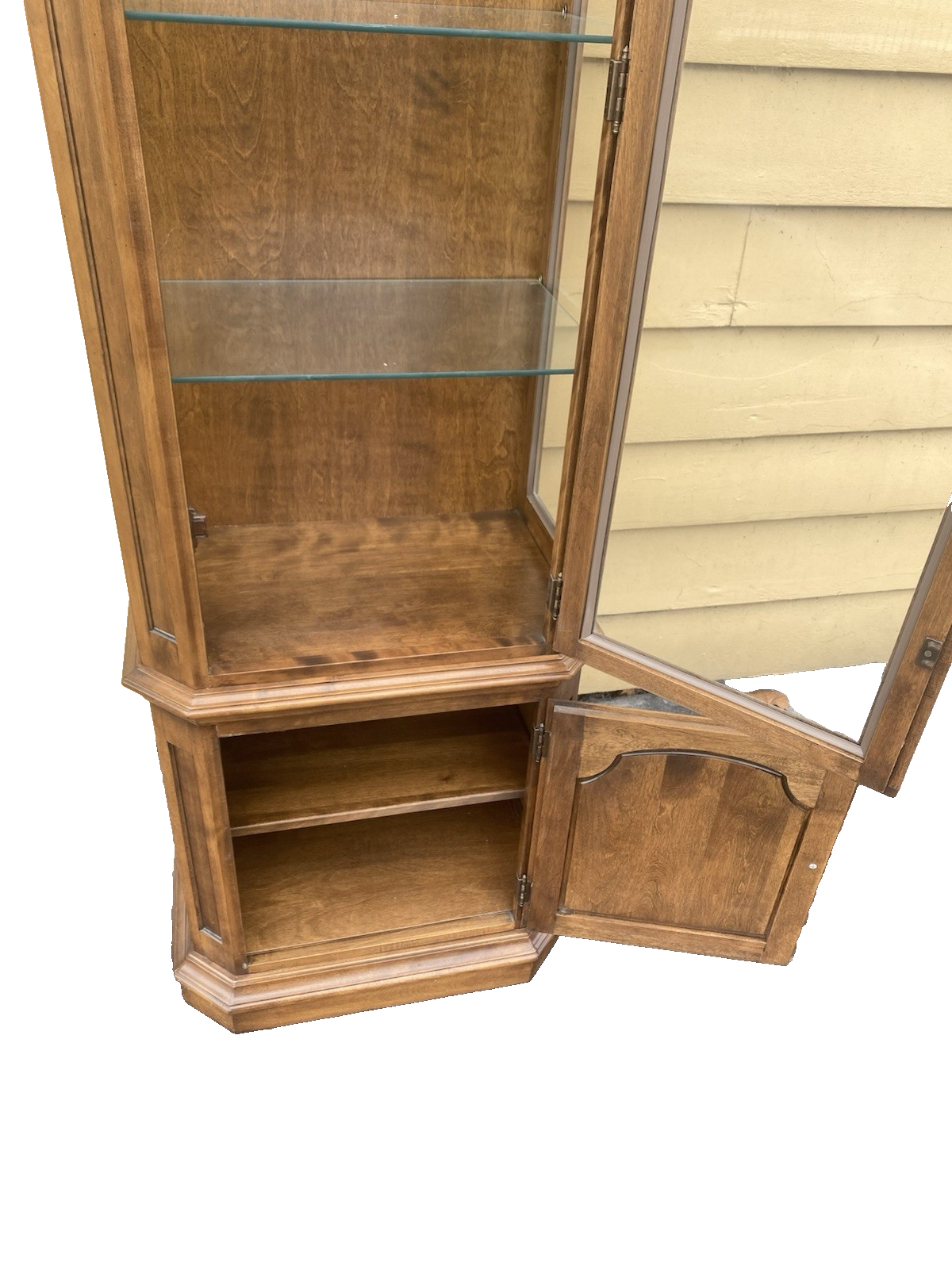 65693 ETHAN ALLEN Maple Curio China Cabinet