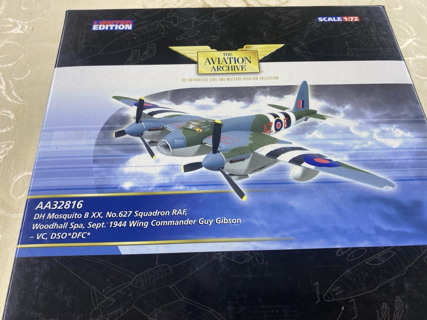 ES  211:  Corgi Aviation Archive AA32816 DH Mosquito BXX No 627 Squadron RAF