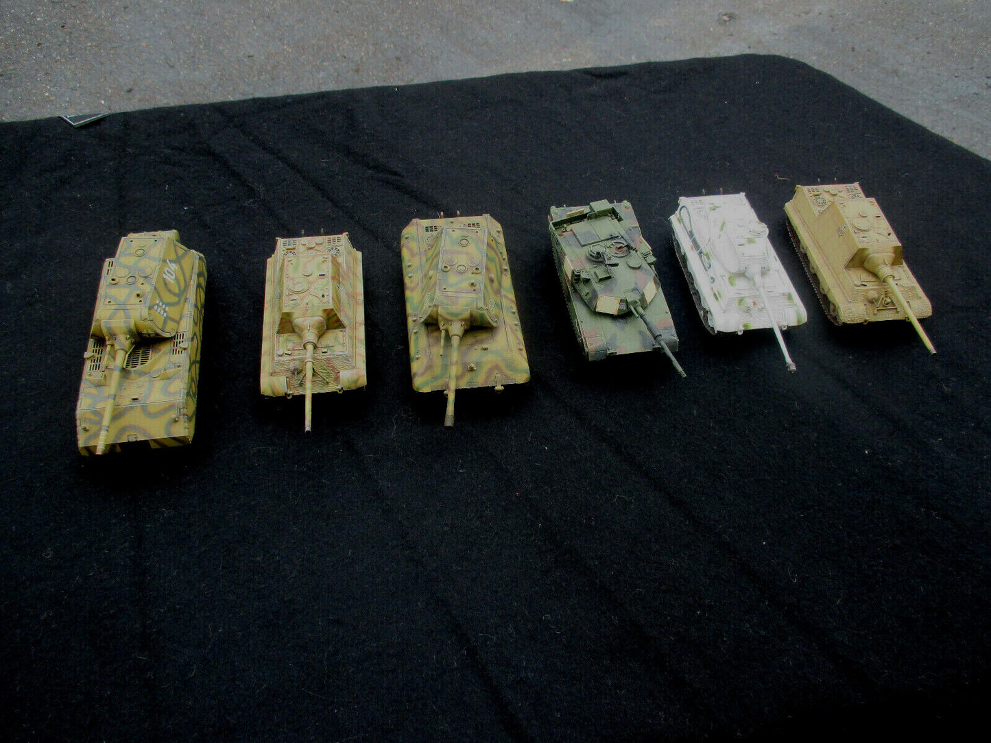ES52 Dragon Armor Models WWII Collectible Model Grouping of 6 Military Tanks
