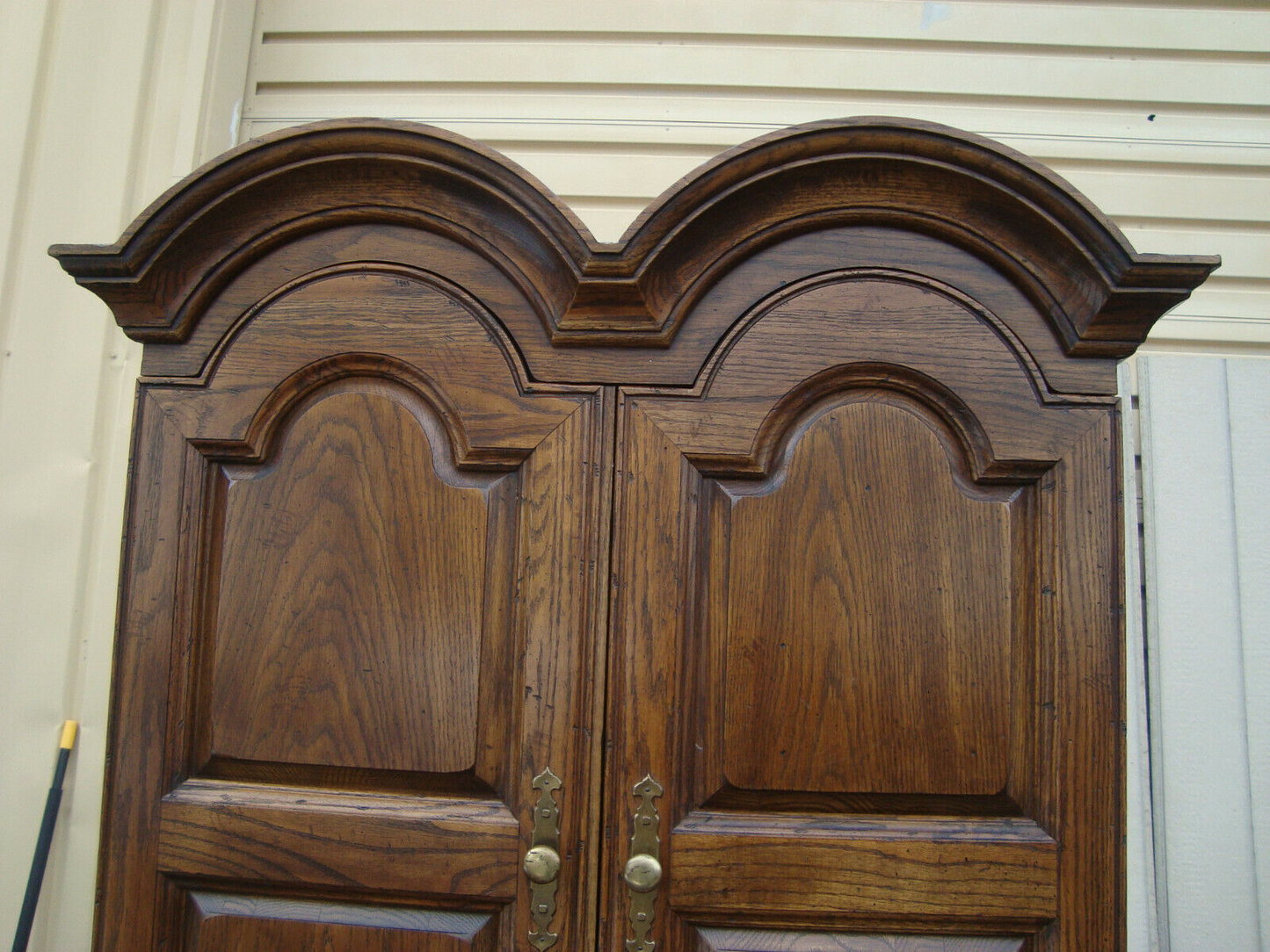 61765  Oak THOMASVILLE 2 Pc  Secretary Desk w/ Bookcase Top