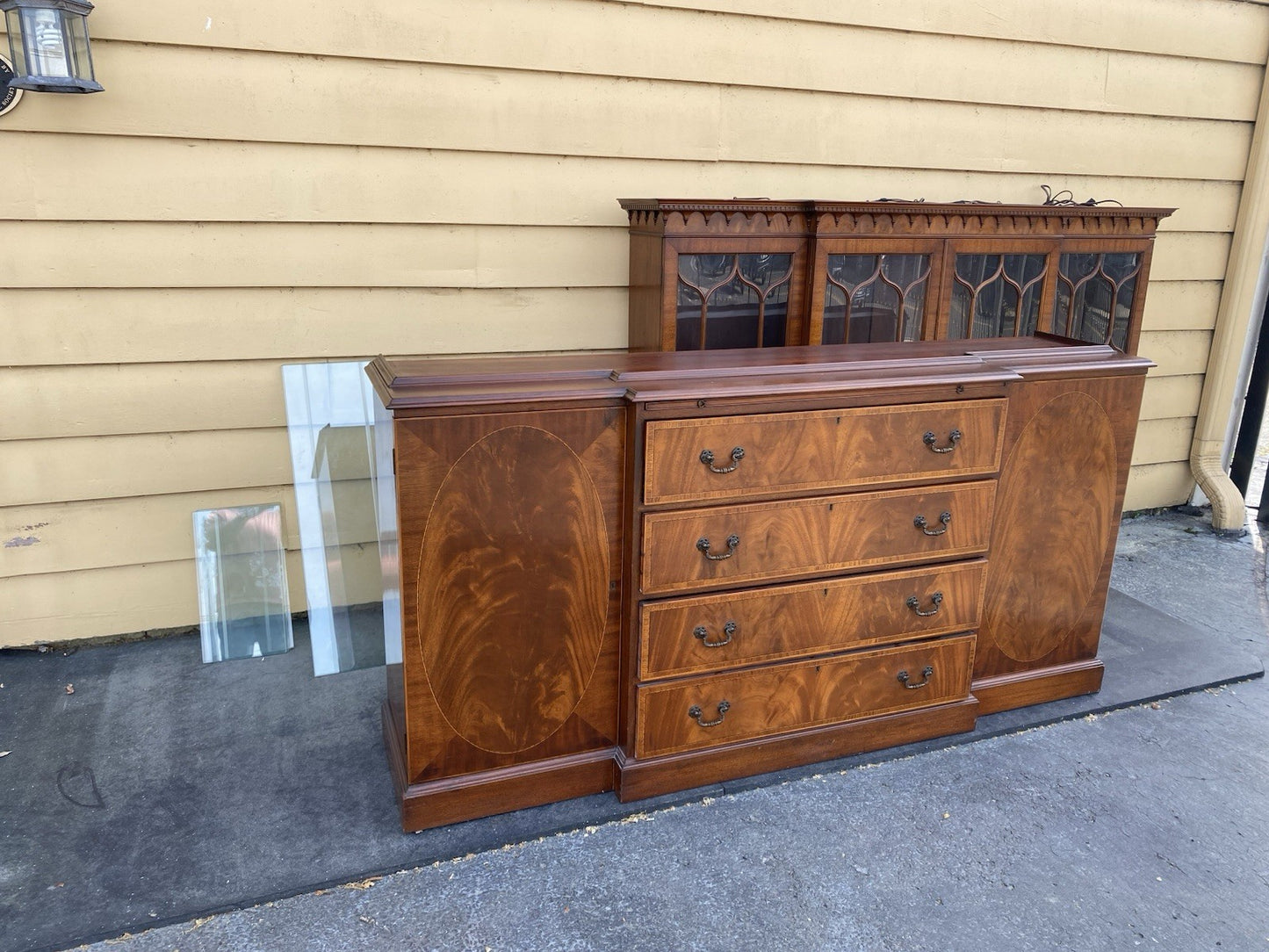 66586   QUALITY Inlaid Sacks MARLBORO MANOR  Breakfront China Cabinet