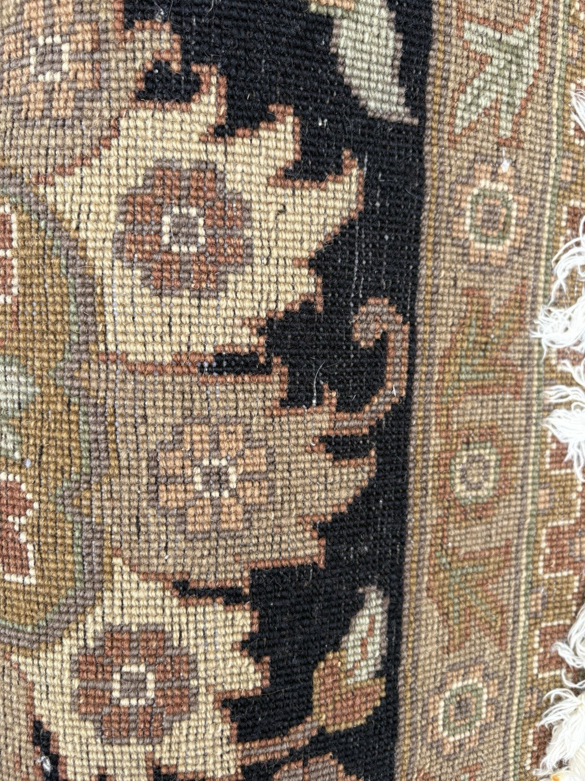 00001 Large Machine Made Oriental  Wool Rug Carpet