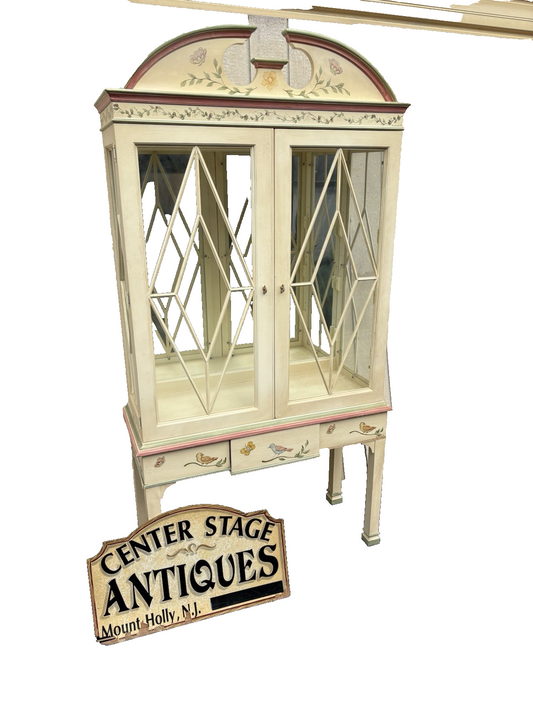 66690 Lexington Furniture  PALMER HOME COLLECTION  Curio China Cabinet Decorator