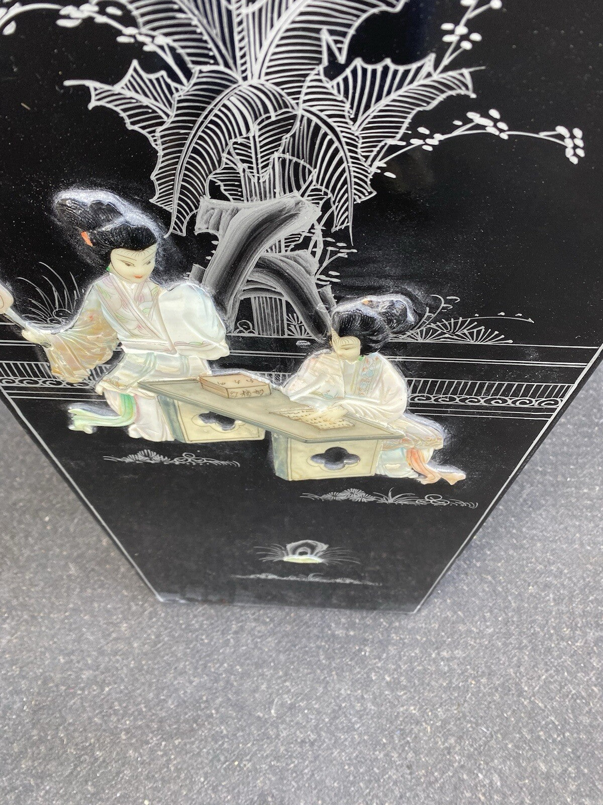 66308 Oriental Plant Pedestal Stand Lamp Table