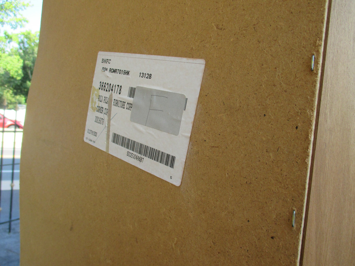 64476  PULASKI Lighted Corner China Cabinet Curio