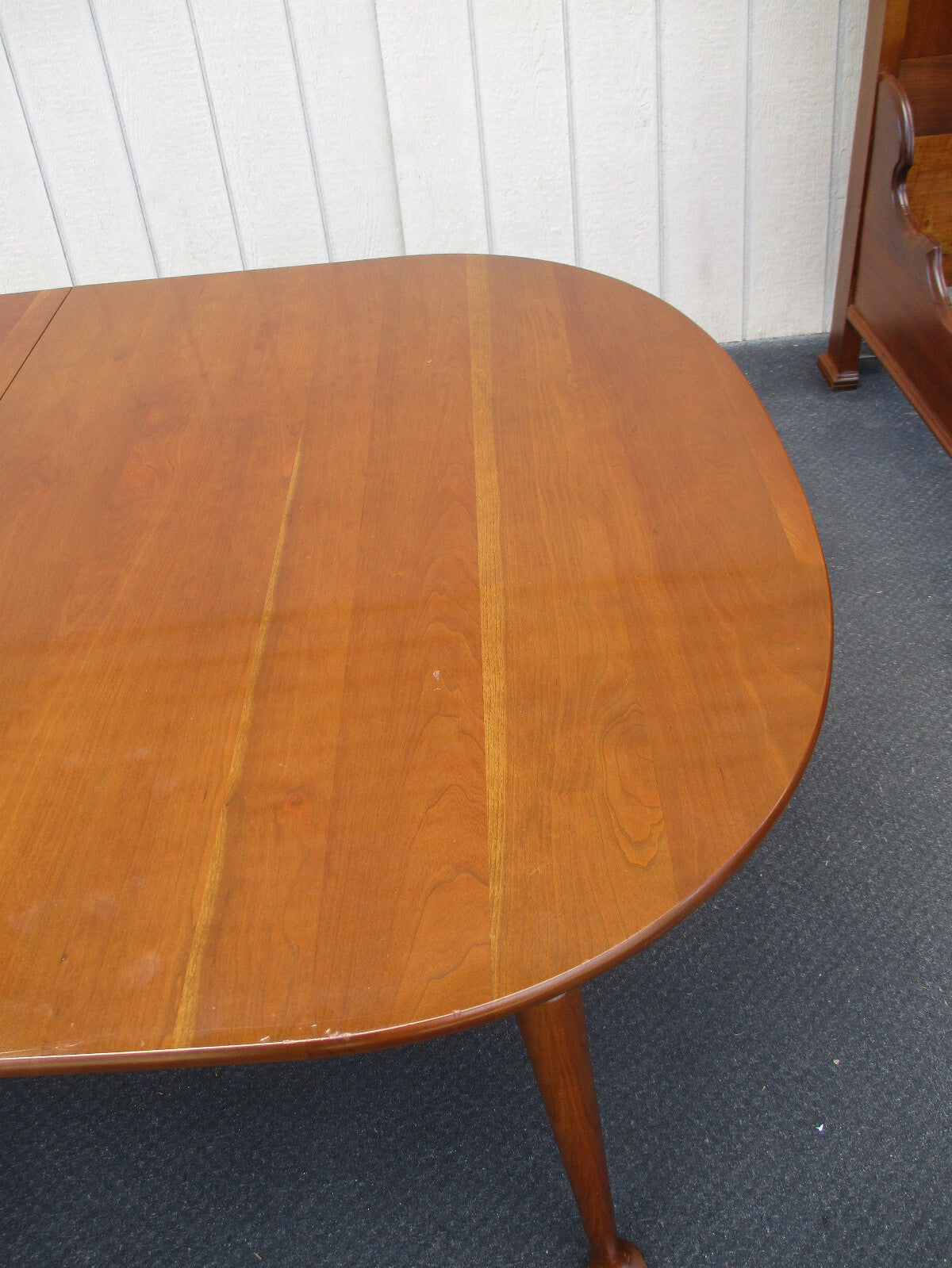 64226   Thomasville Cherry Dining Table w/ leaf  +  6 Chair s