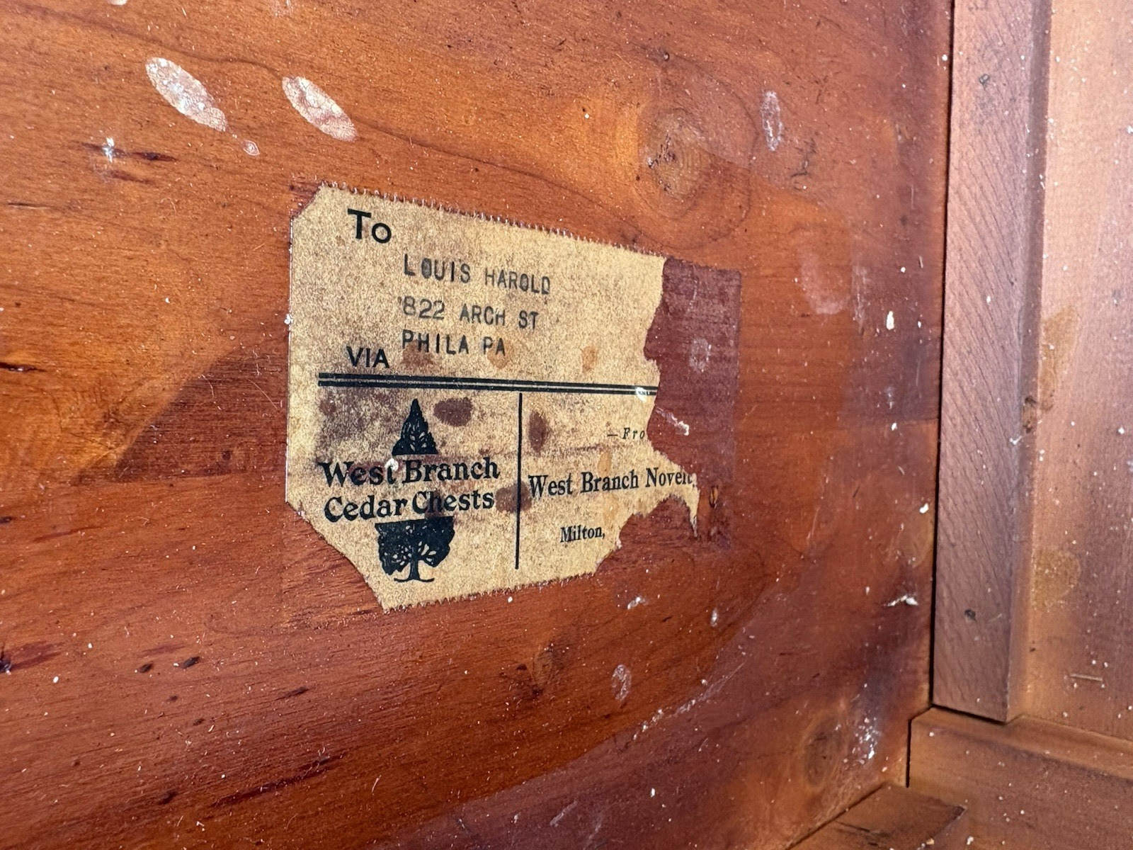 66786 Antique WEST BRANCH  Mahogany Blanket Cedar Lined Storage chest