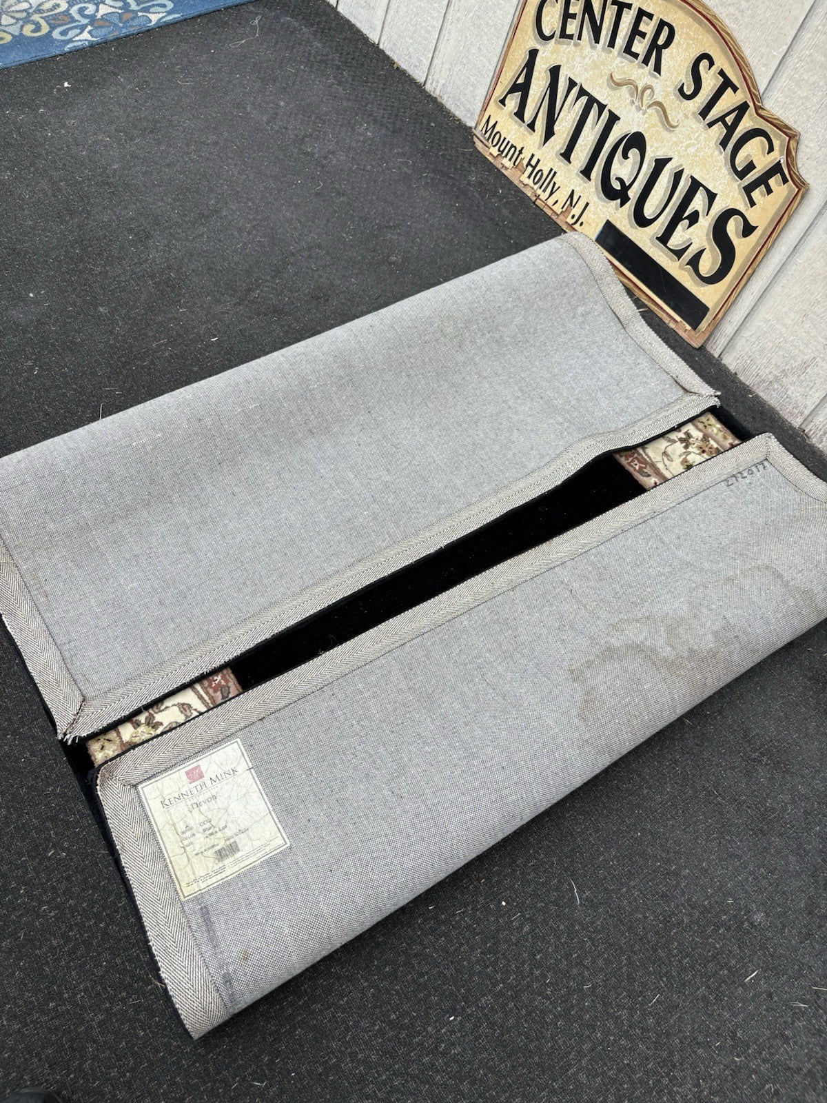 RUG 9: Oriental  KENNETH MINK  Carpet Rug    SIZE 4' x 6'