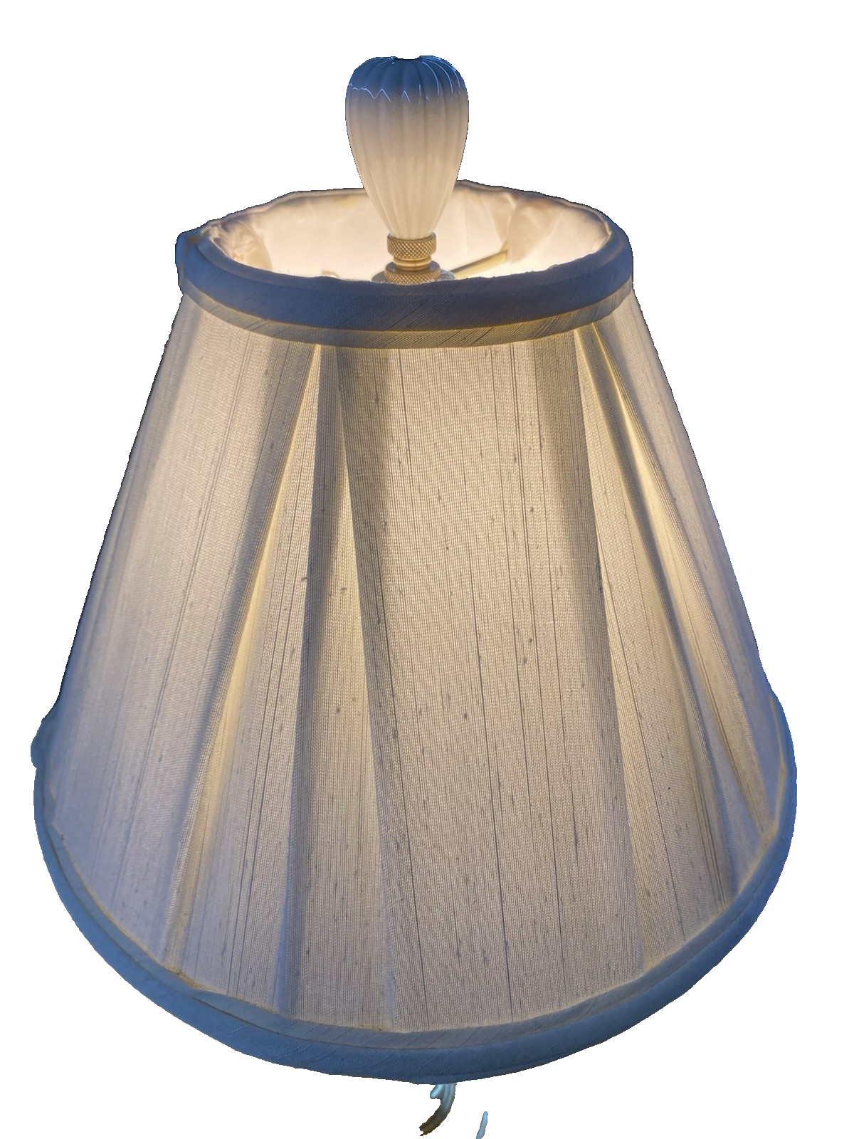 66558 Lenox Quoizel Table Lamp with Lenox Tag on shade