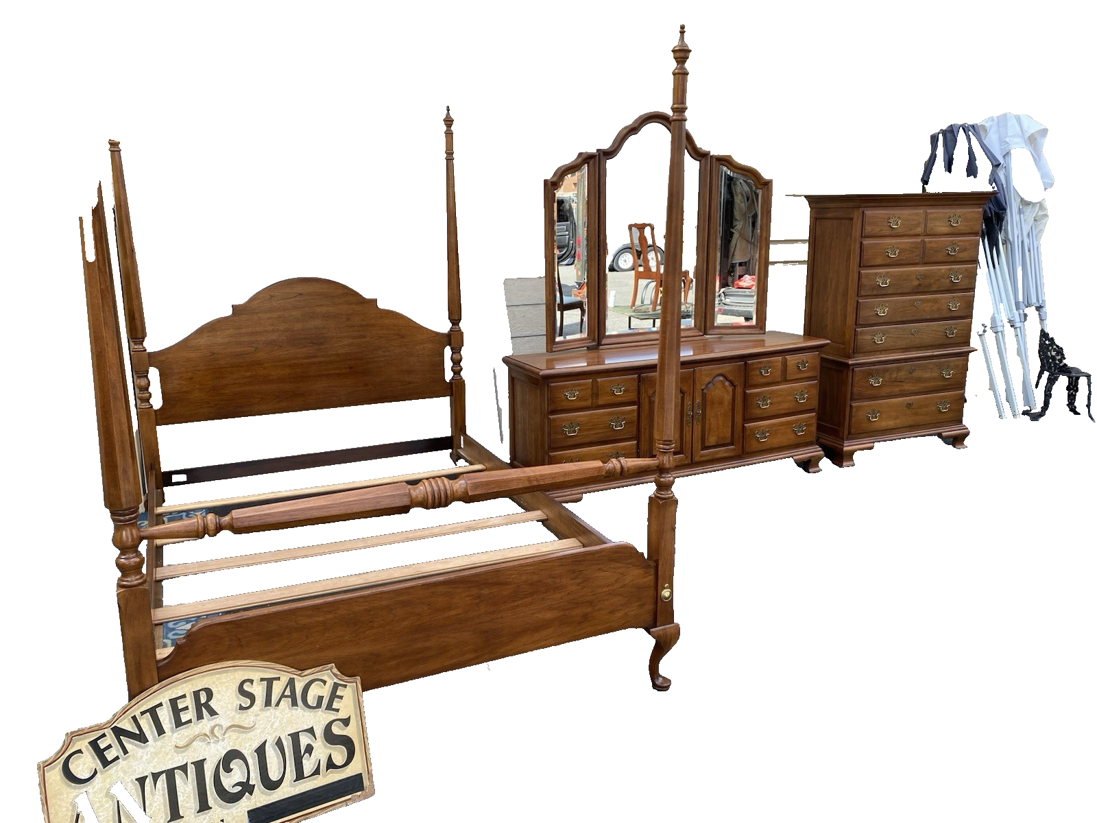 66572   THOMASVILLE Fisher  Park High Chest Dresser w/ Mirror Queen  Poster Bed