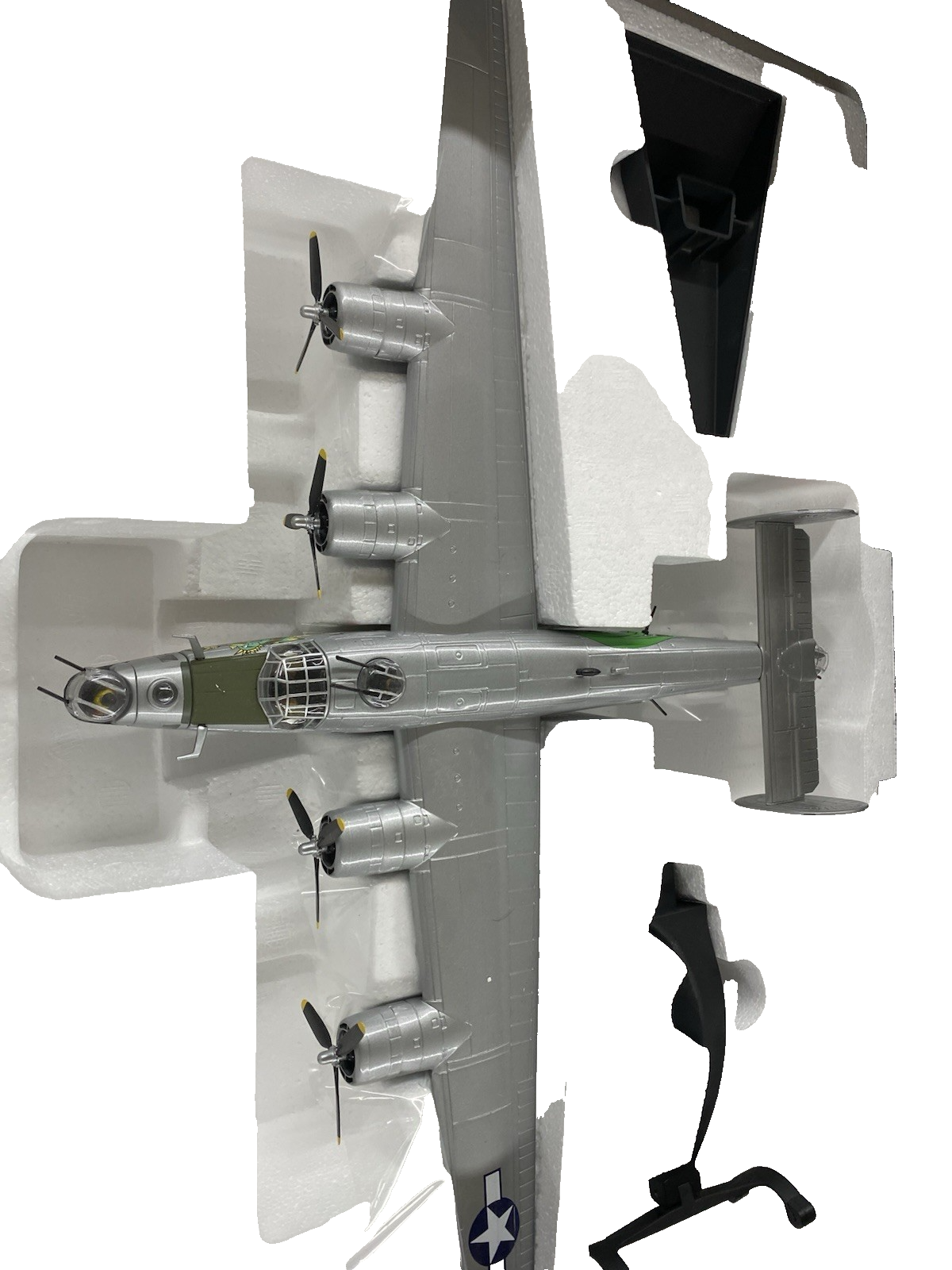 ES 231: Corgi B24 J Liberator Dragon and  his tail diecast Airplane AA34001