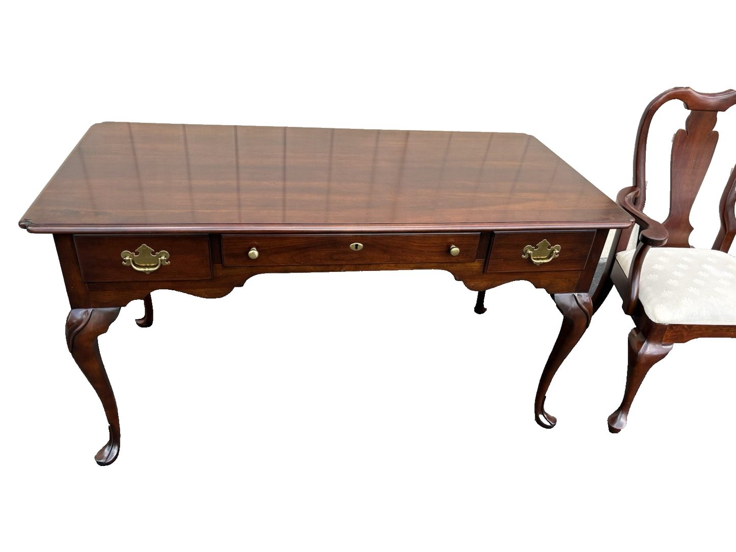 66639   STATTON Mahogany Executive Desk with Chair