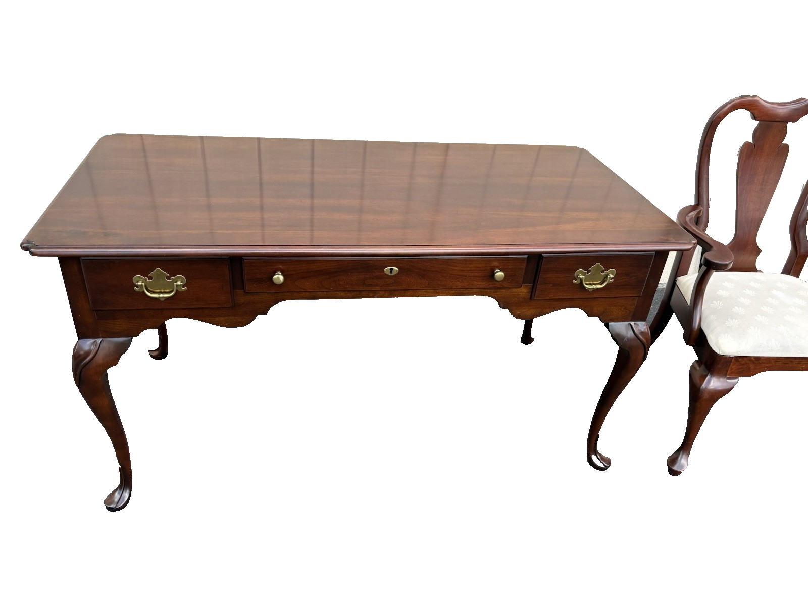 66639   STATTON Mahogany Executive Desk with Chair